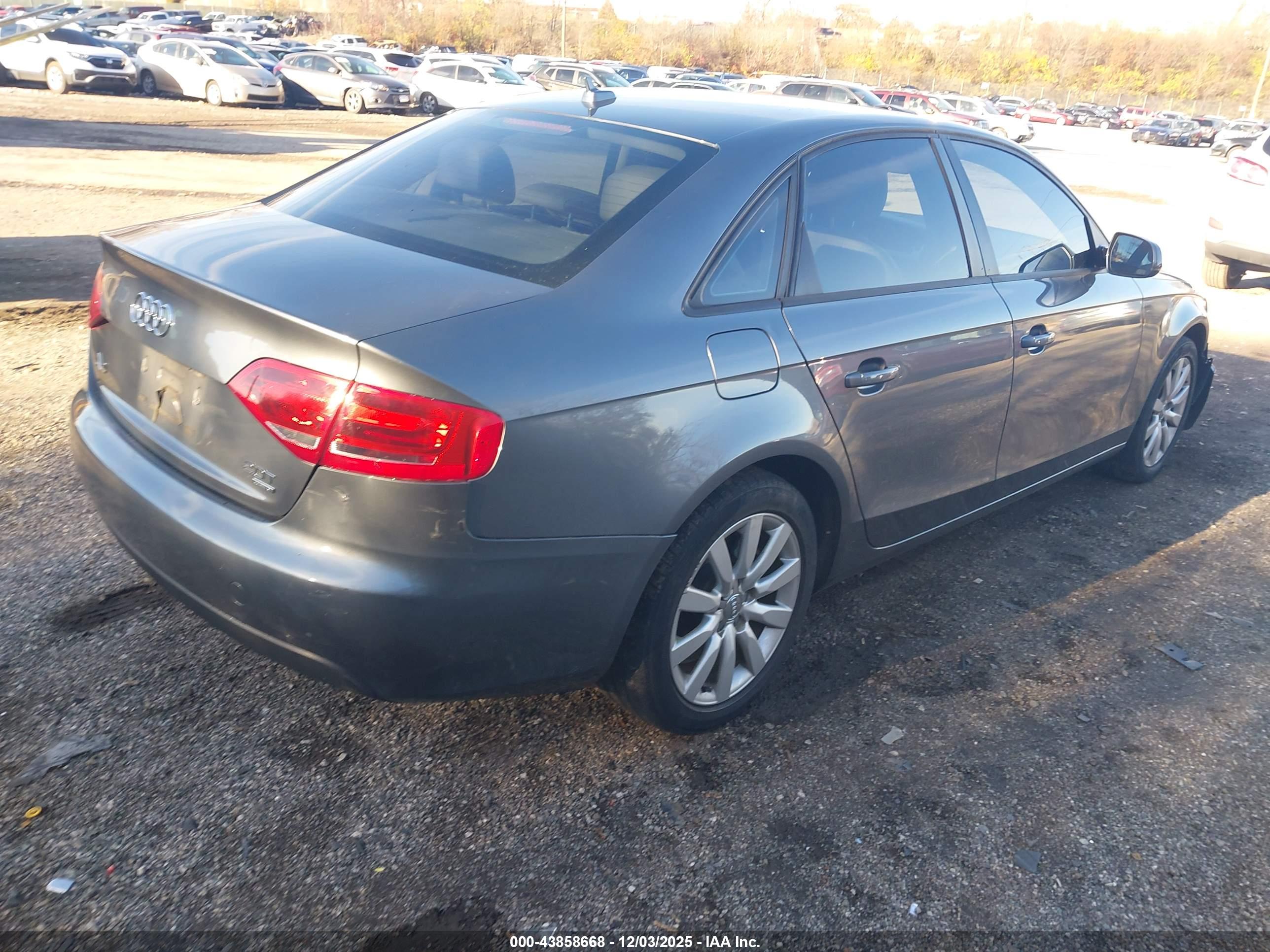 AUDI A4 image 4