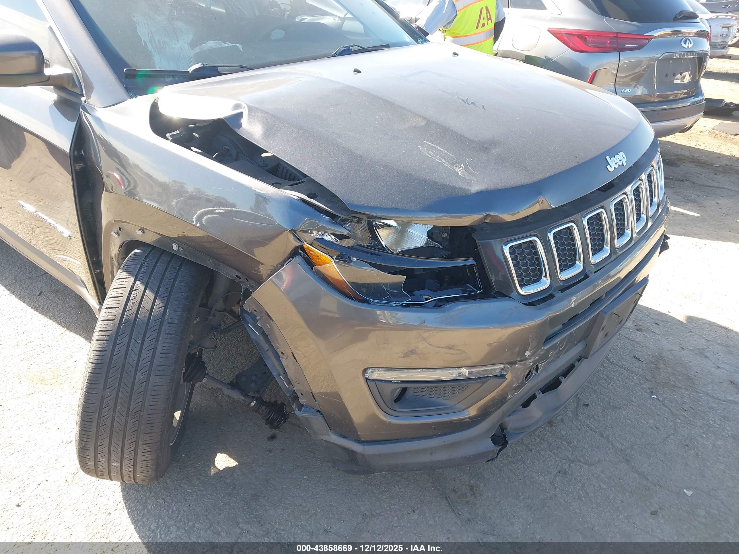 JEEP COMPASS image 6
