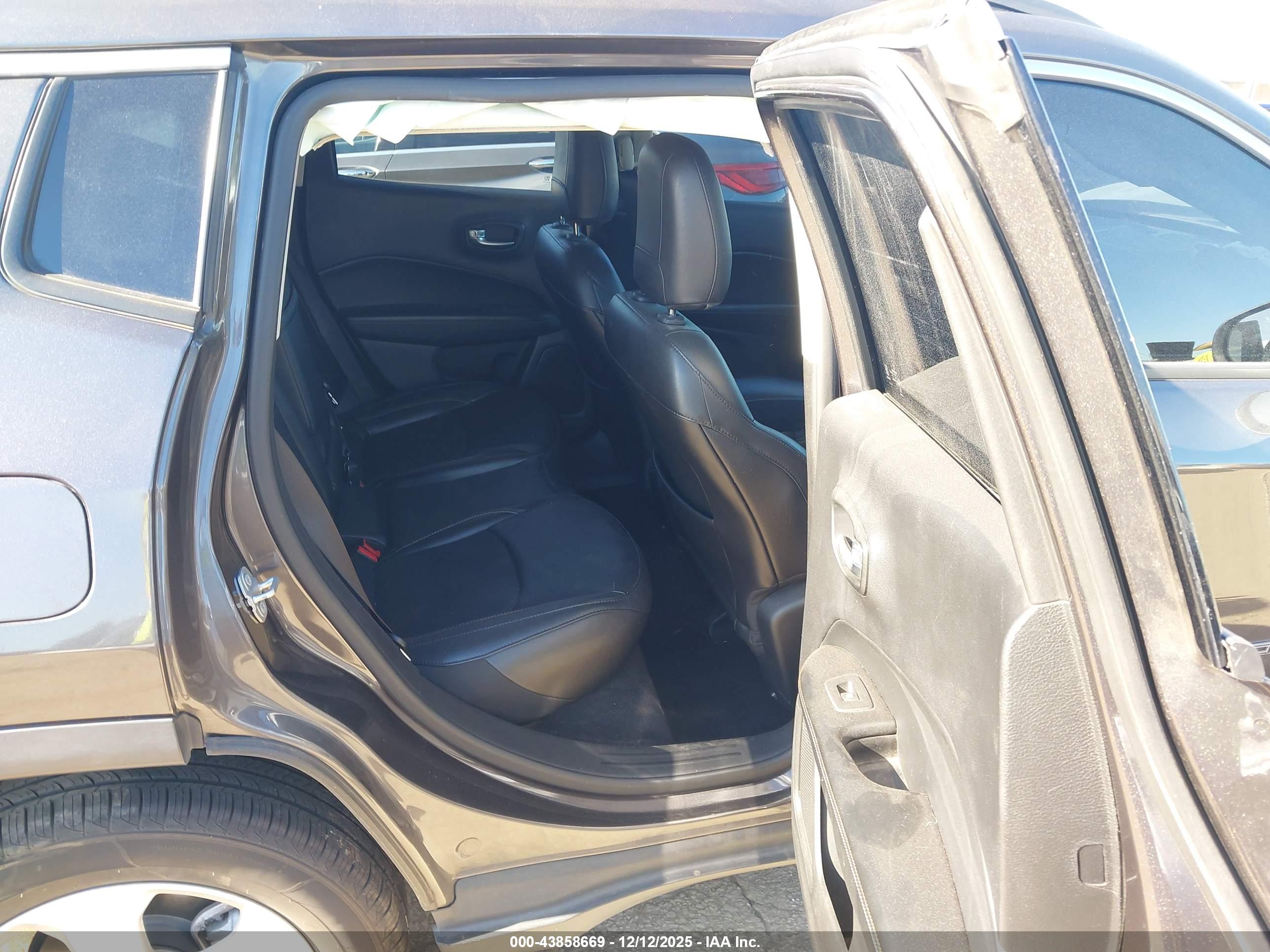 JEEP COMPASS image 8