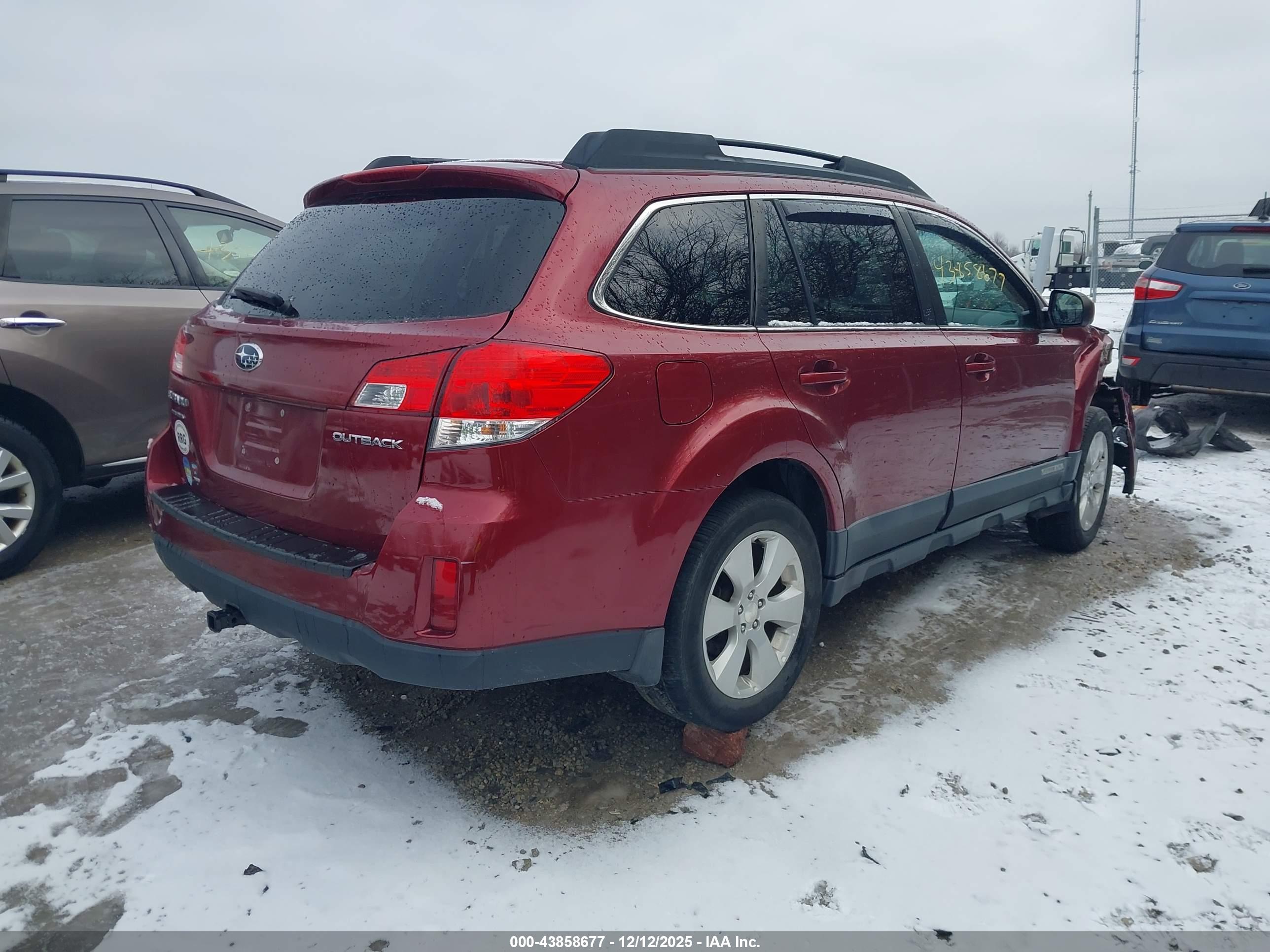 SUBARU OUTBACK image 4