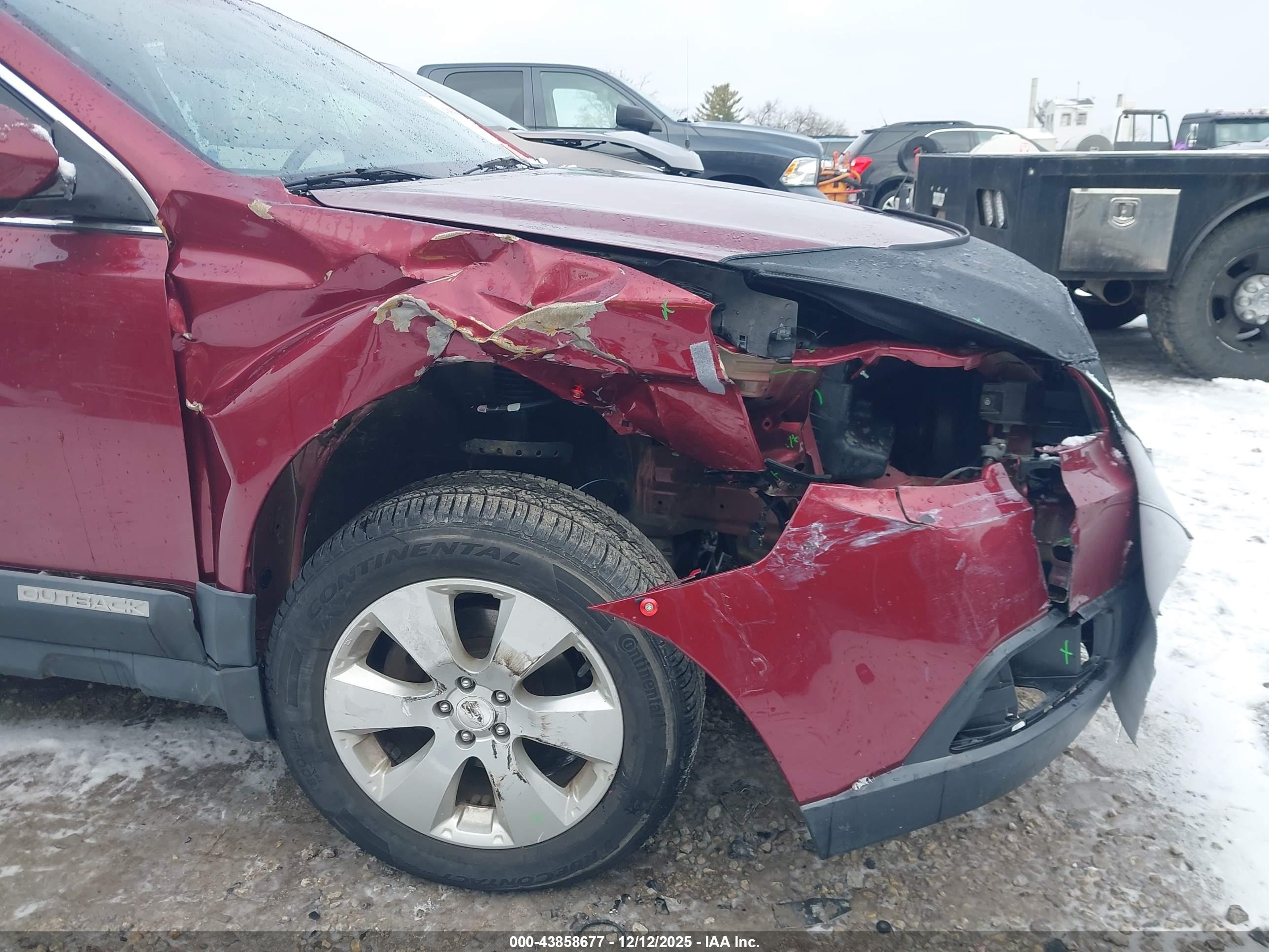 SUBARU OUTBACK image 6