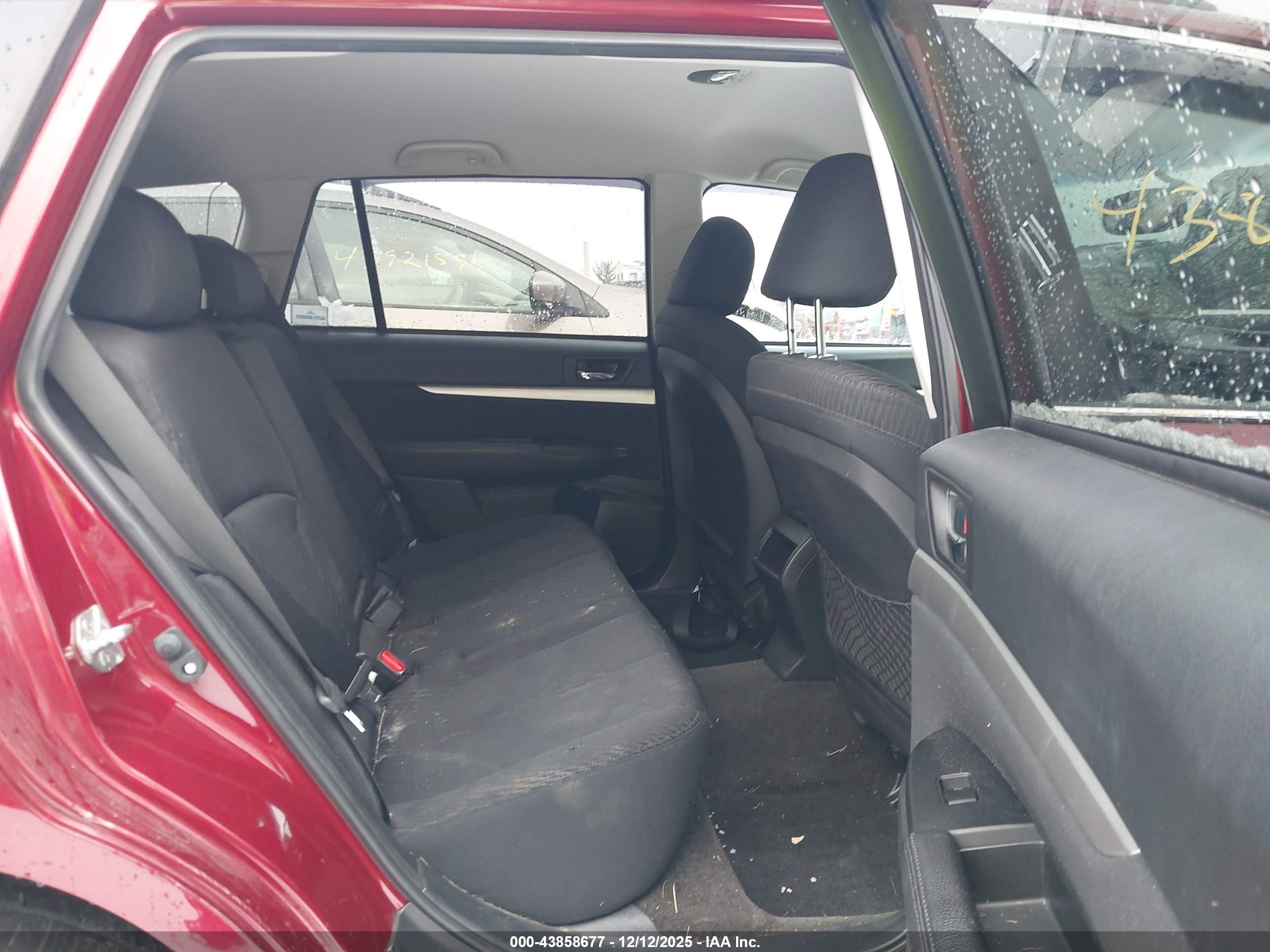 SUBARU OUTBACK image 8