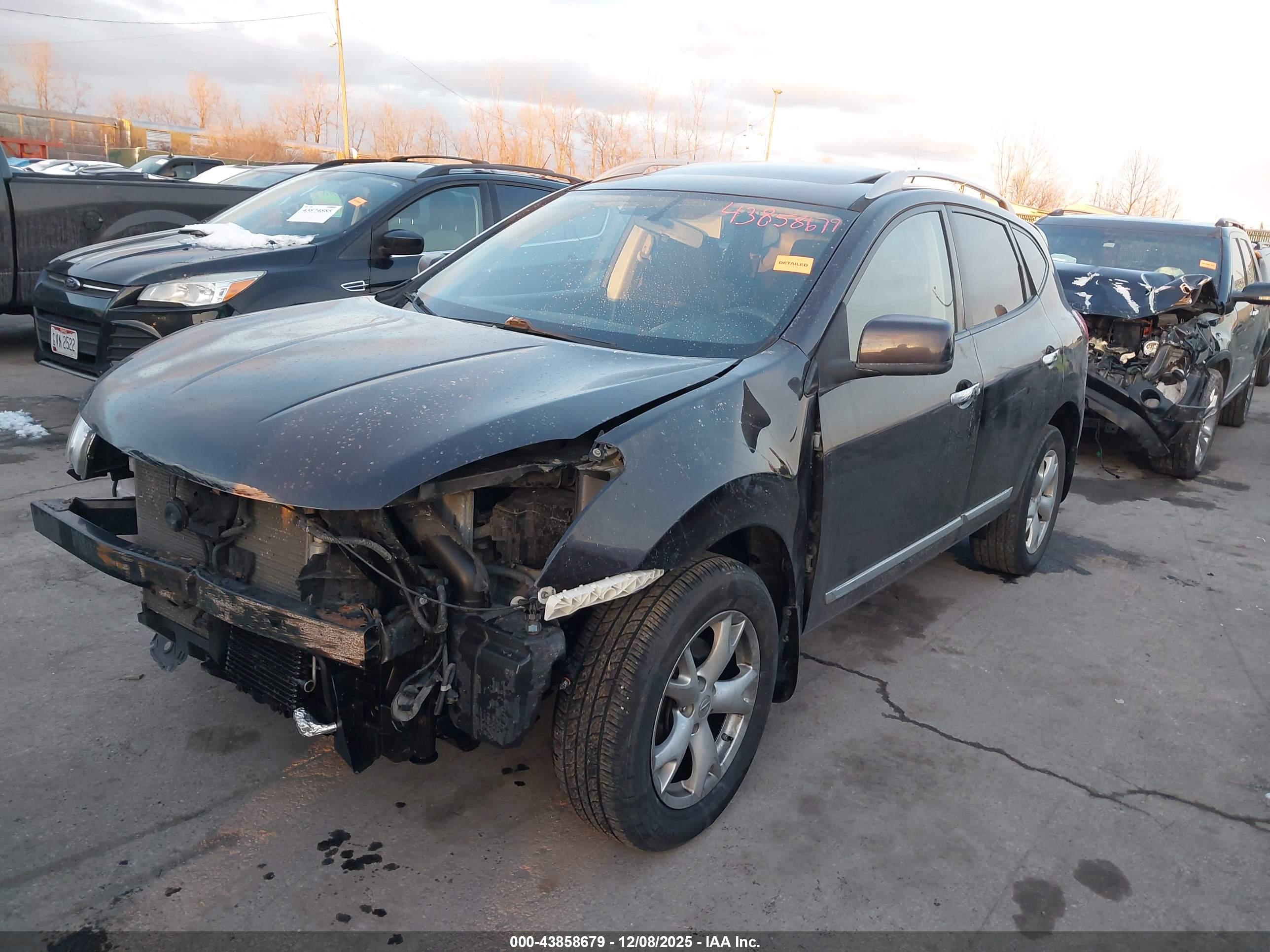 NISSAN ROGUE image 2