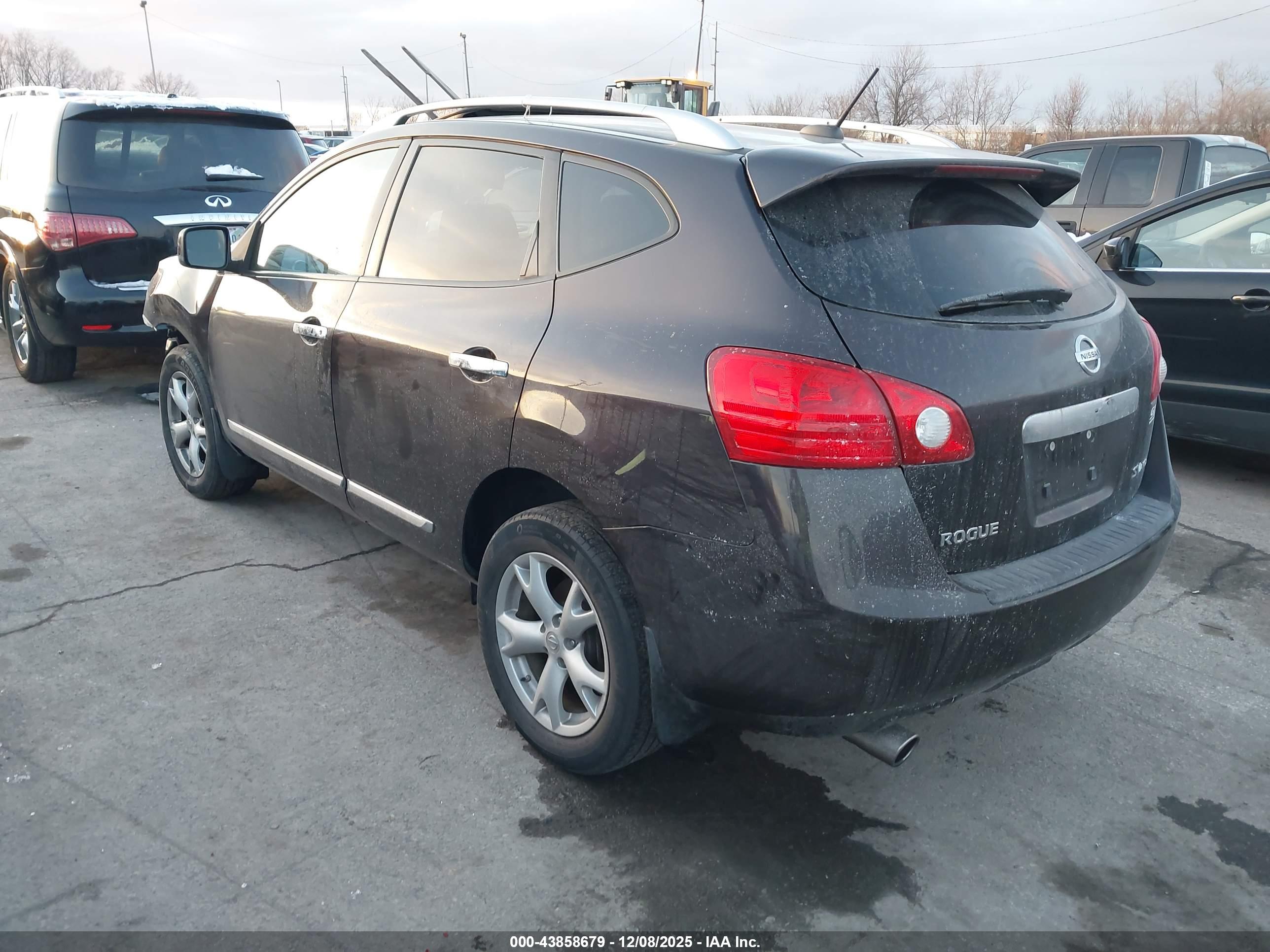 NISSAN ROGUE image 3