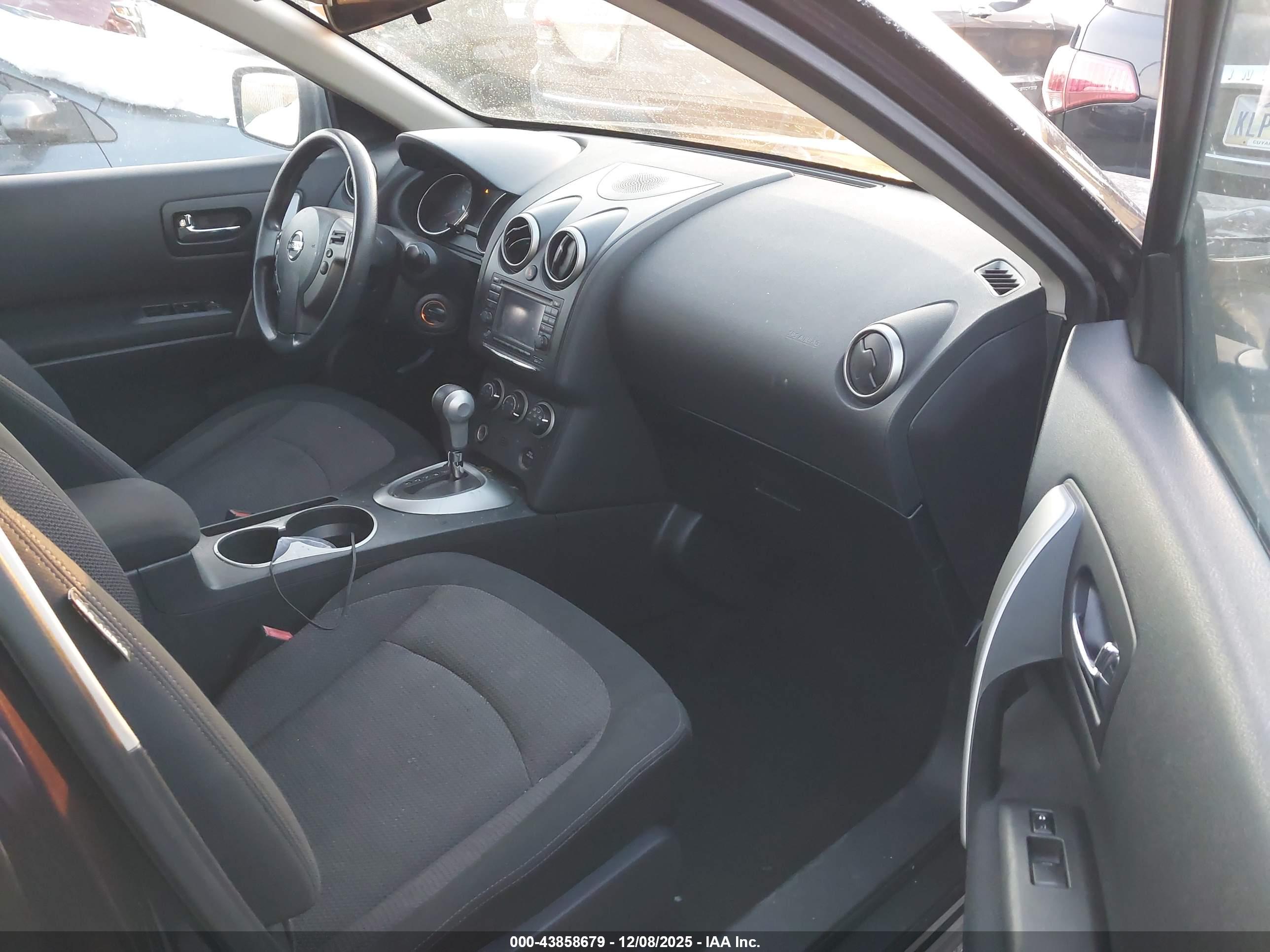 NISSAN ROGUE image 5