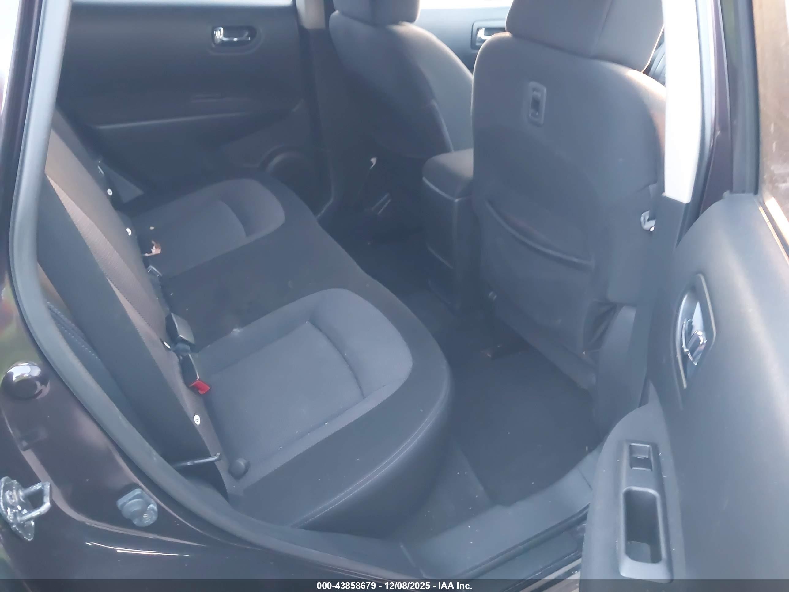 NISSAN ROGUE image 8