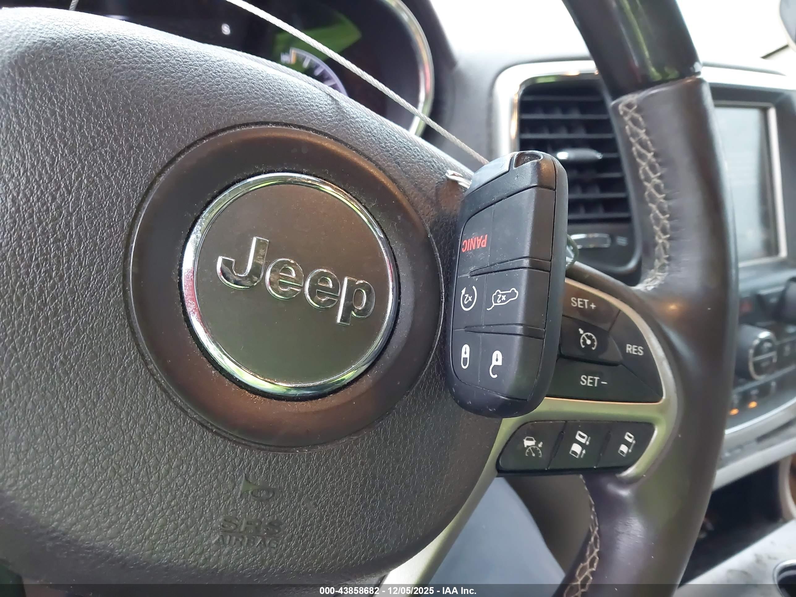 JEEP GRAND image 11