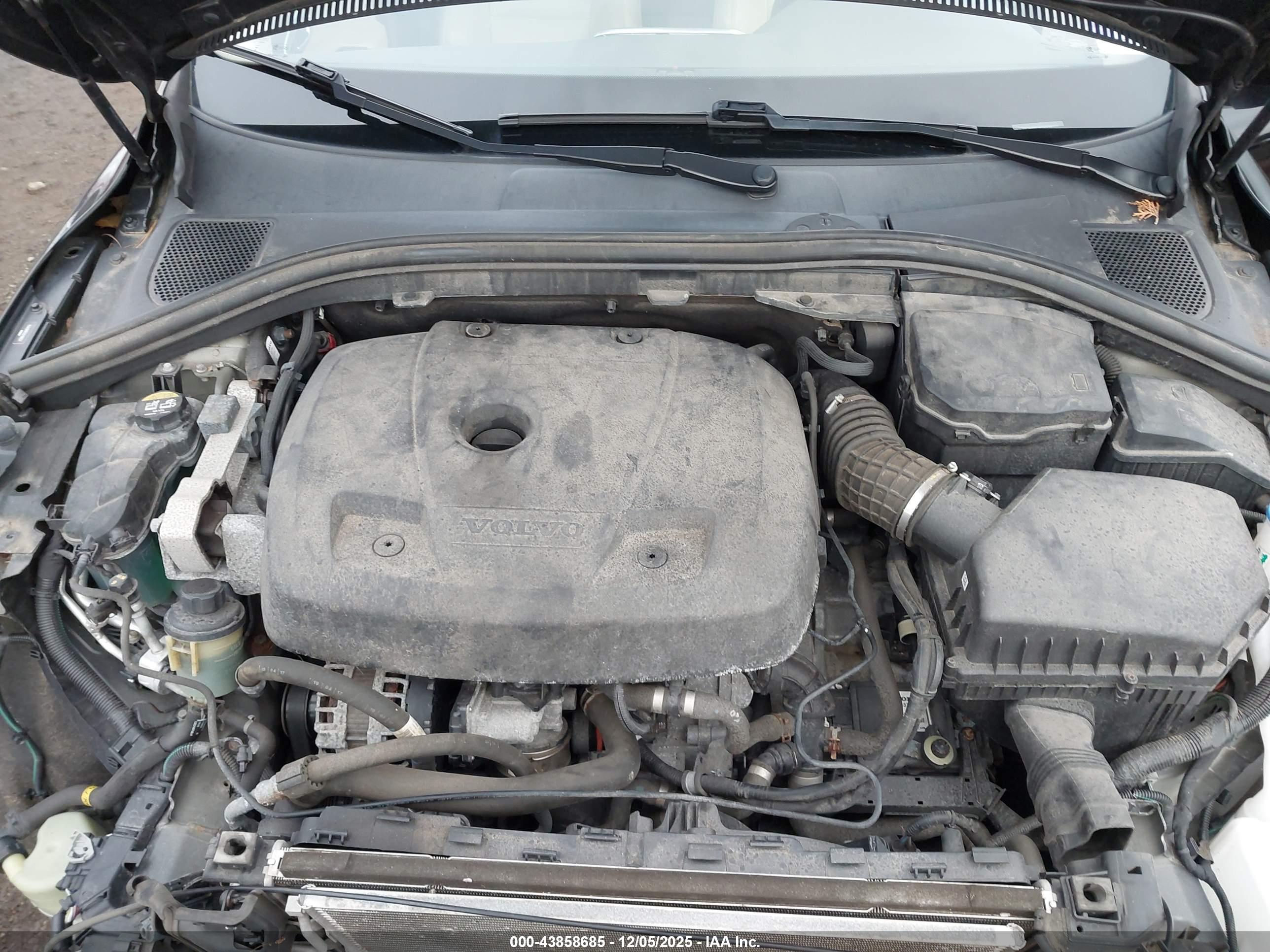 VOLVO XC60 image 10