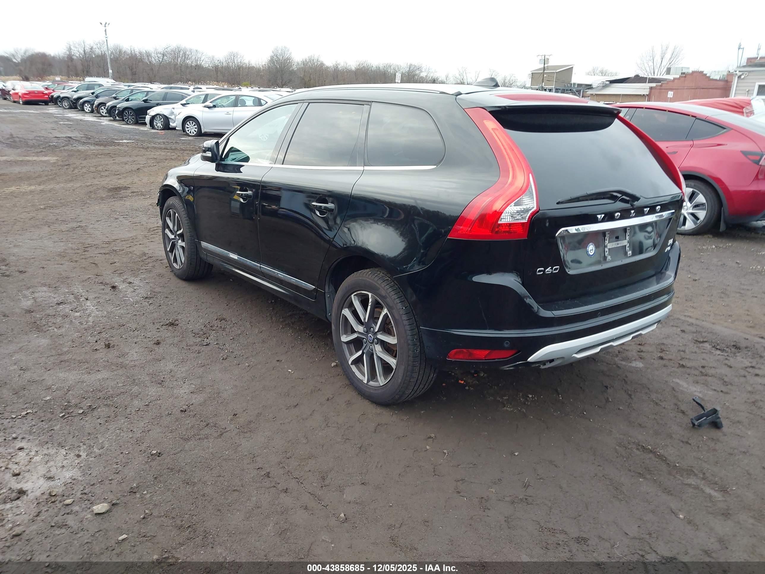 VOLVO XC60 image 3