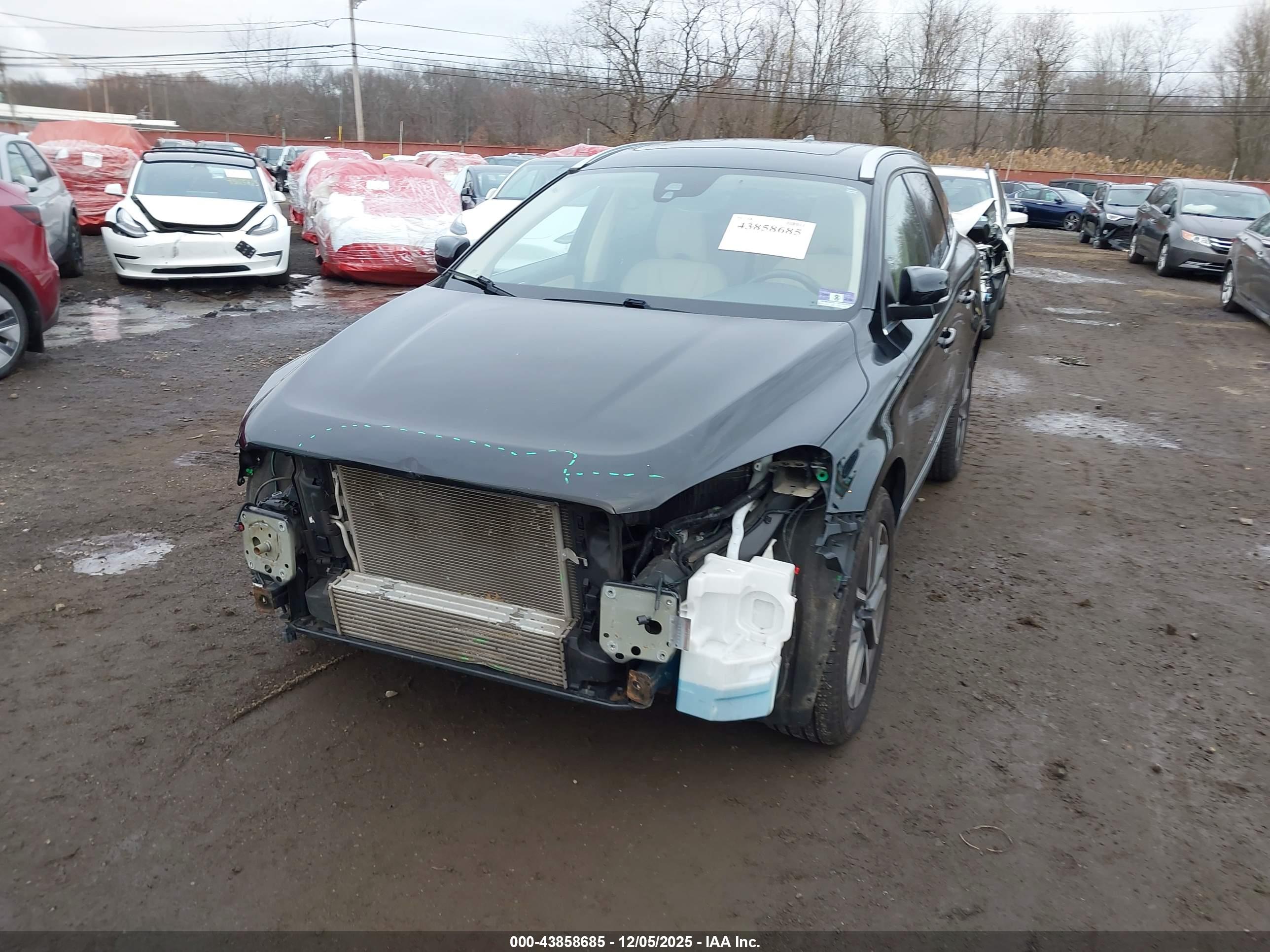 VOLVO XC60 image 6