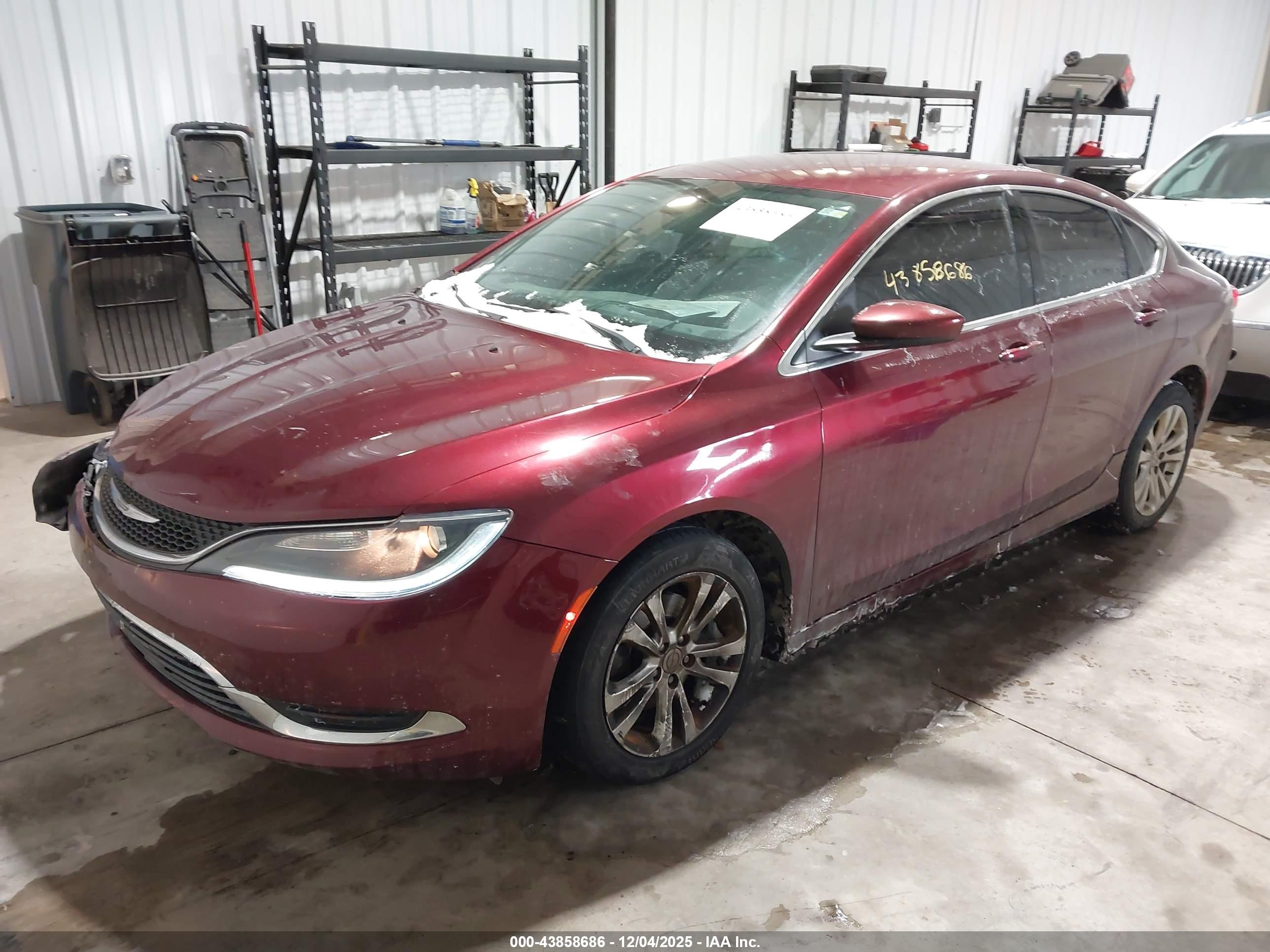 CHRYSLER 200 image 2