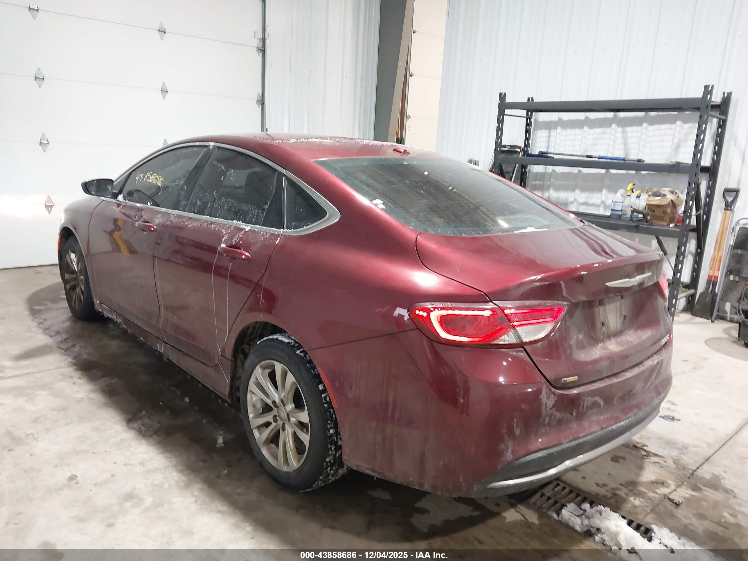 CHRYSLER 200 image 3