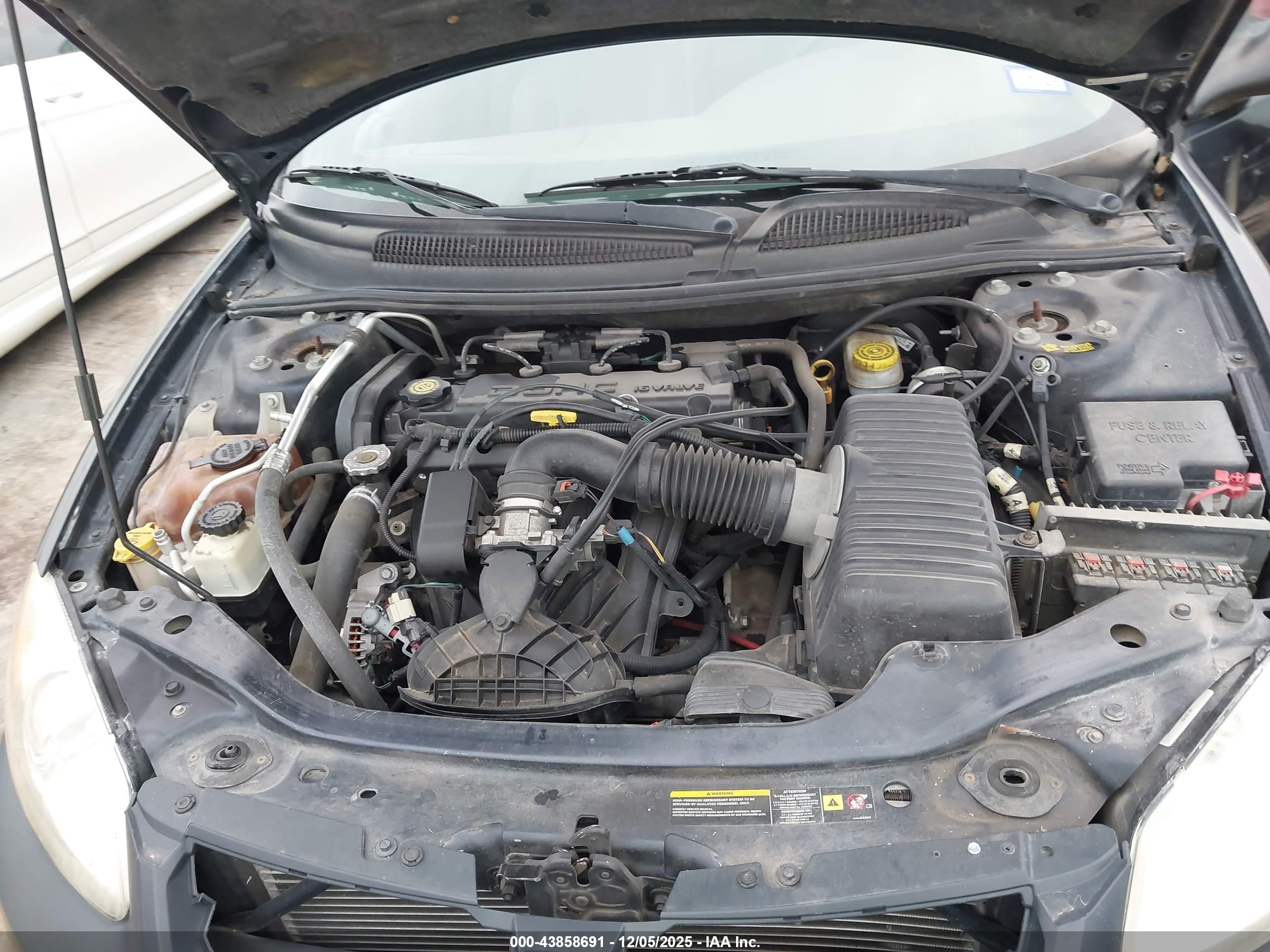 DODGE STRATUS image 10