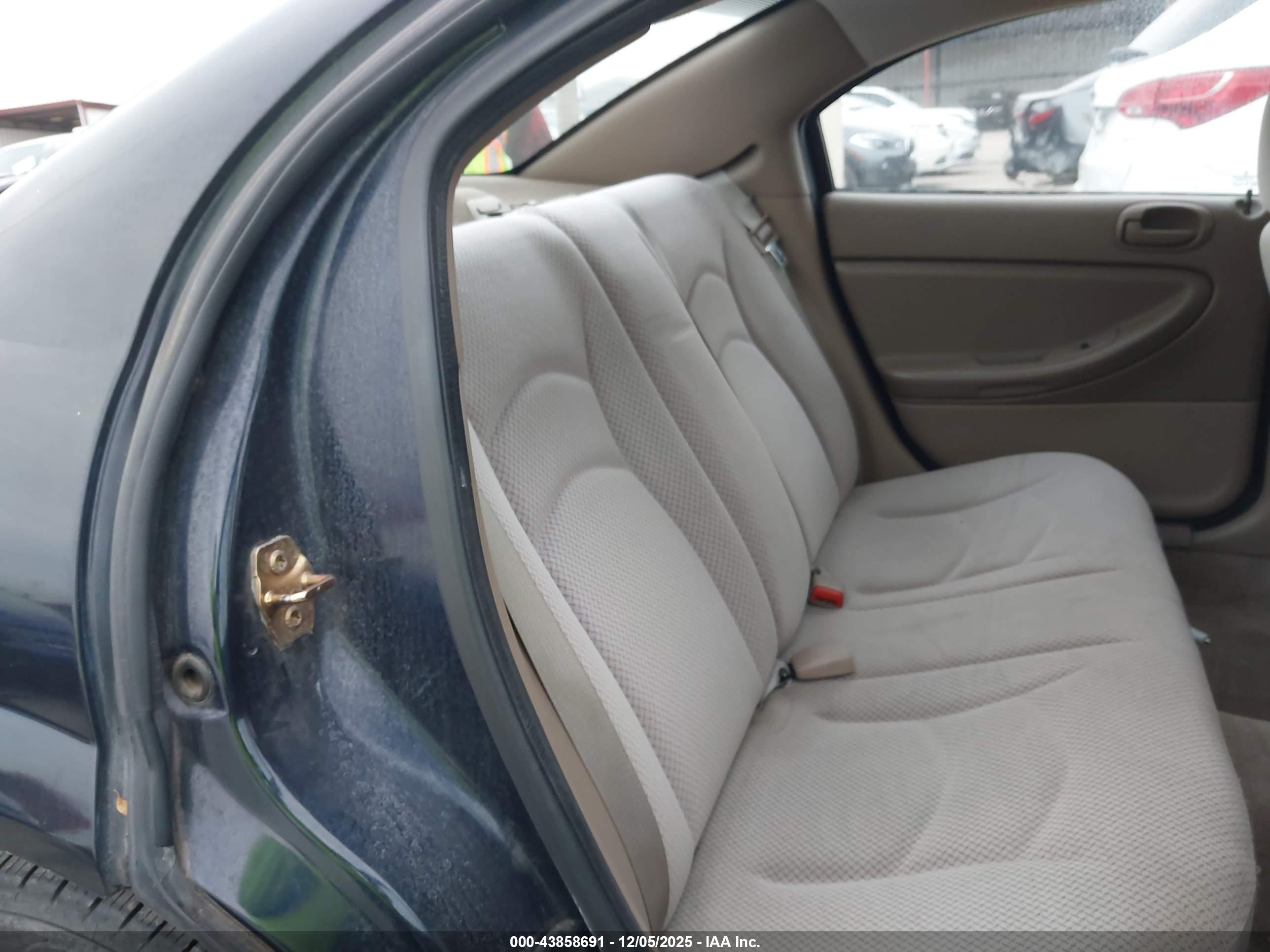 DODGE STRATUS image 8