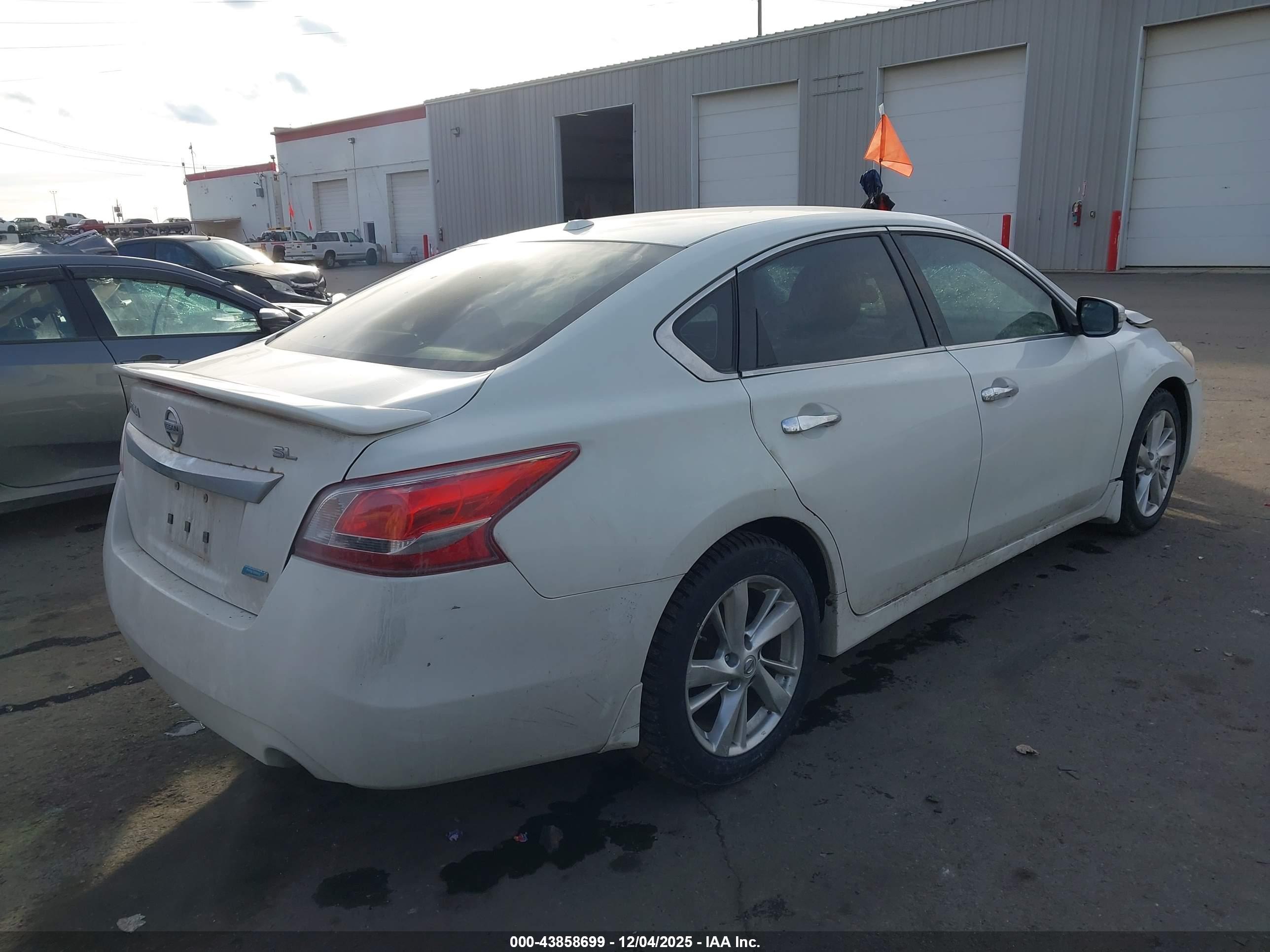 NISSAN ALTIMA image 4