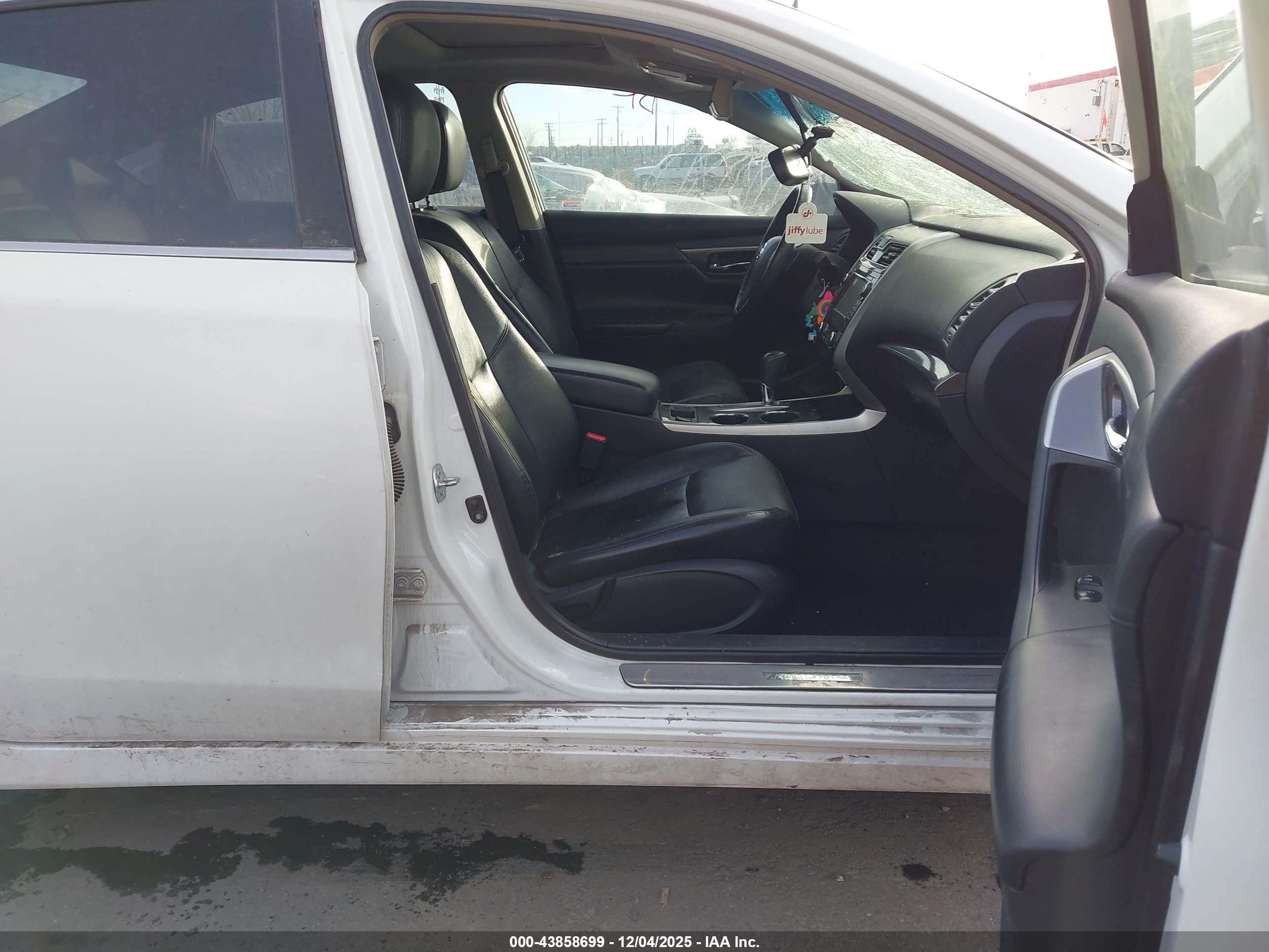 NISSAN ALTIMA image 5