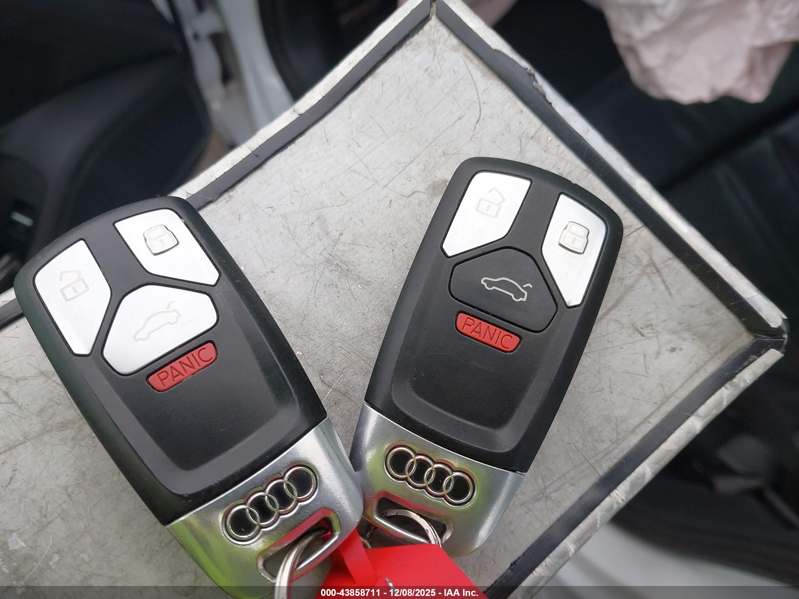 AUDI A4 image 11