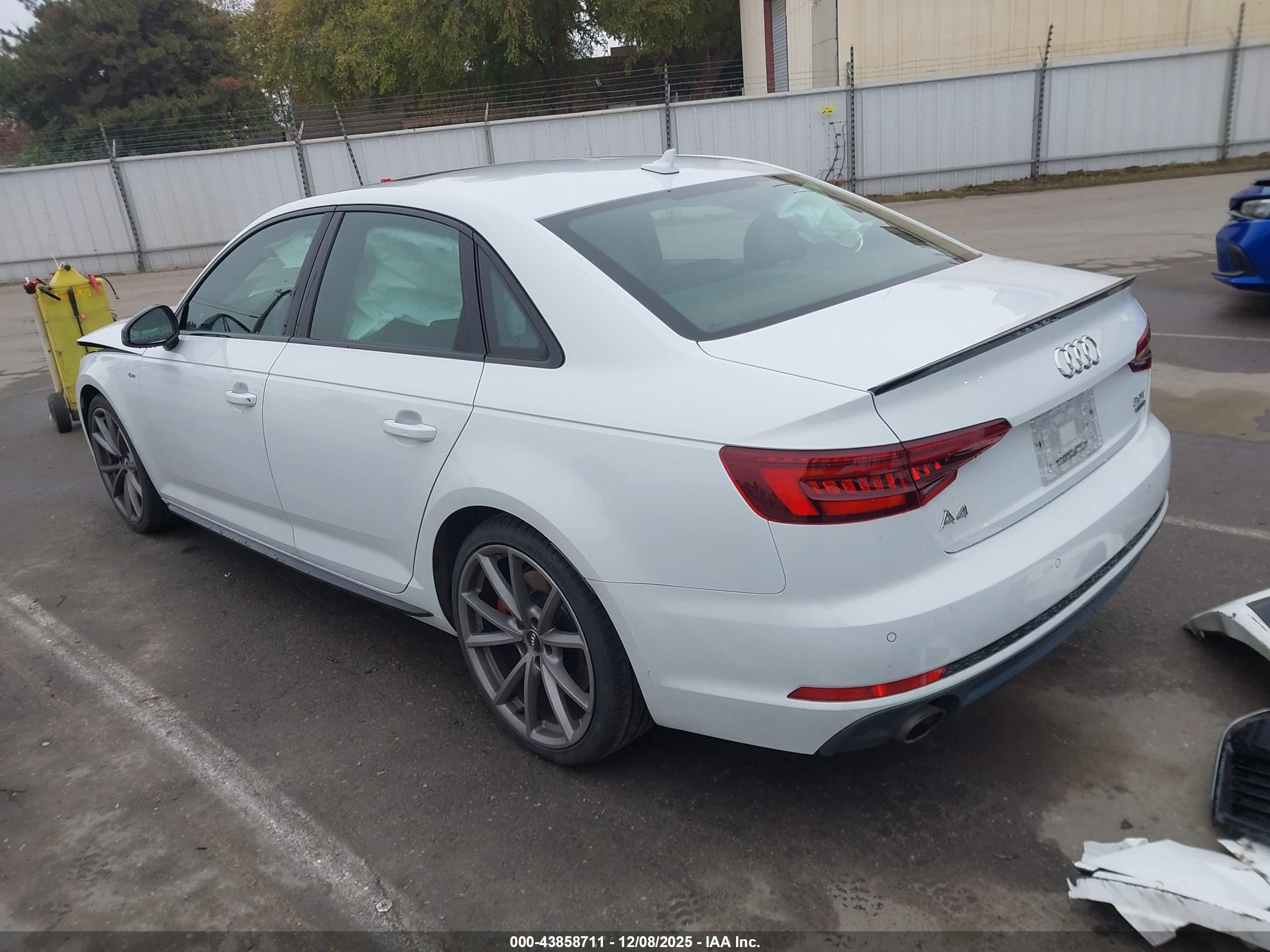 AUDI A4 image 3
