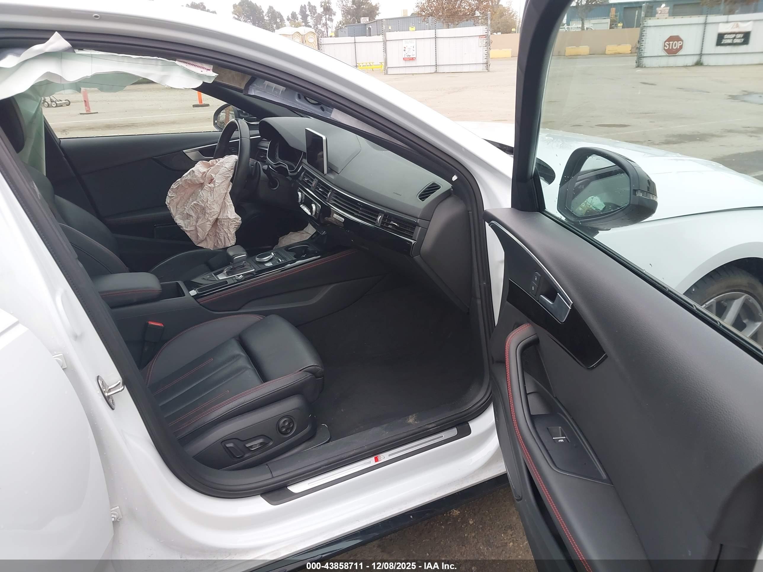AUDI A4 image 5