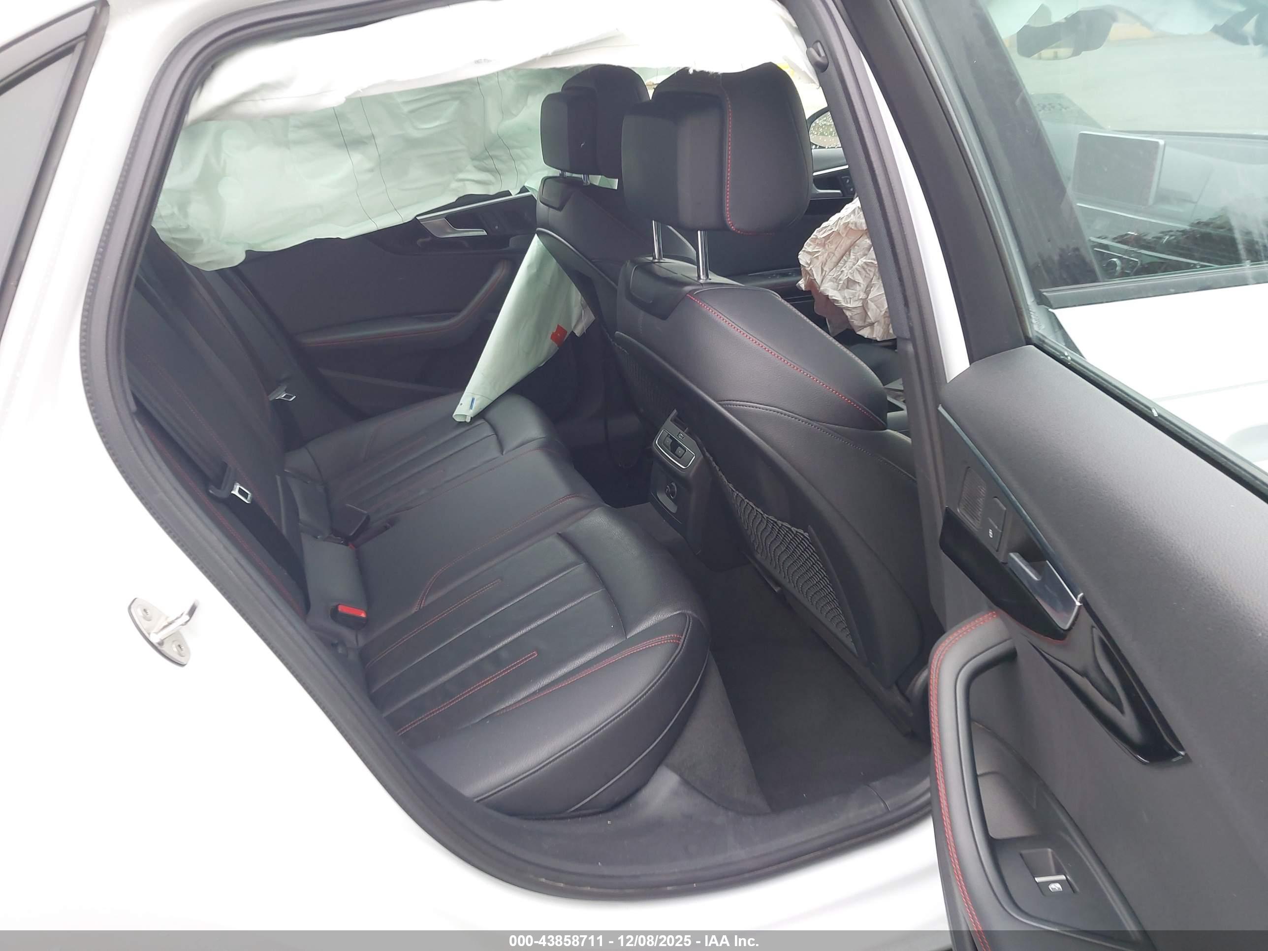 AUDI A4 image 8