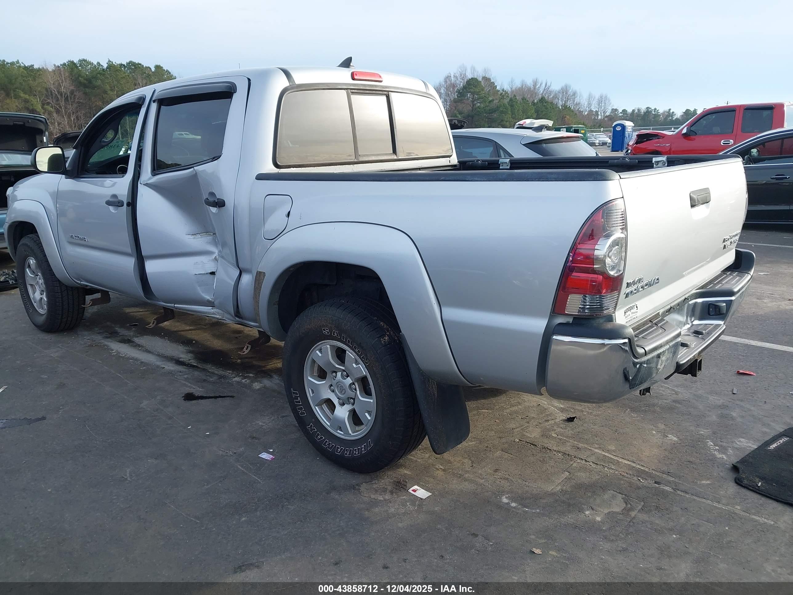 TOYOTA TACOMA image 3