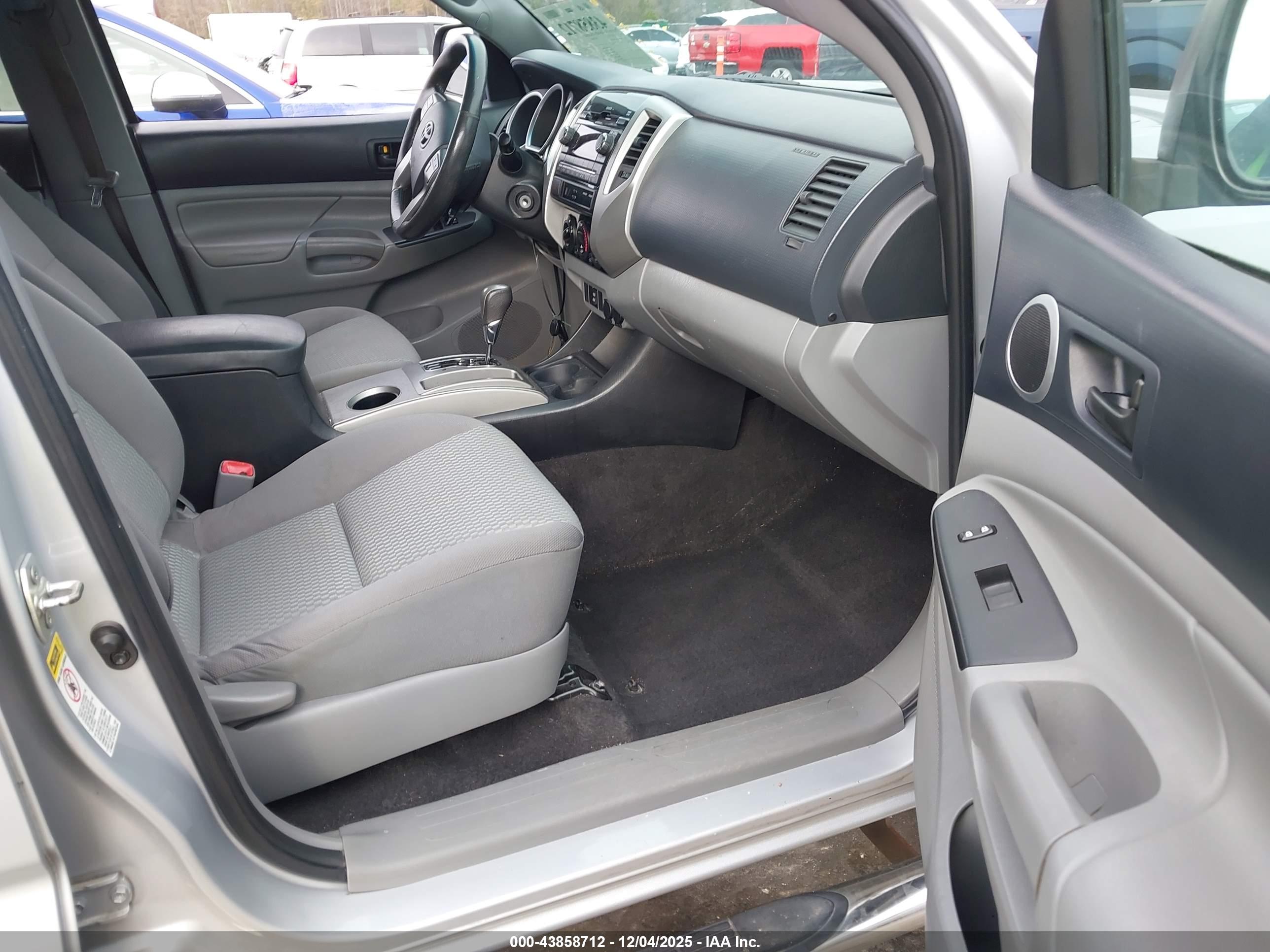 TOYOTA TACOMA image 5