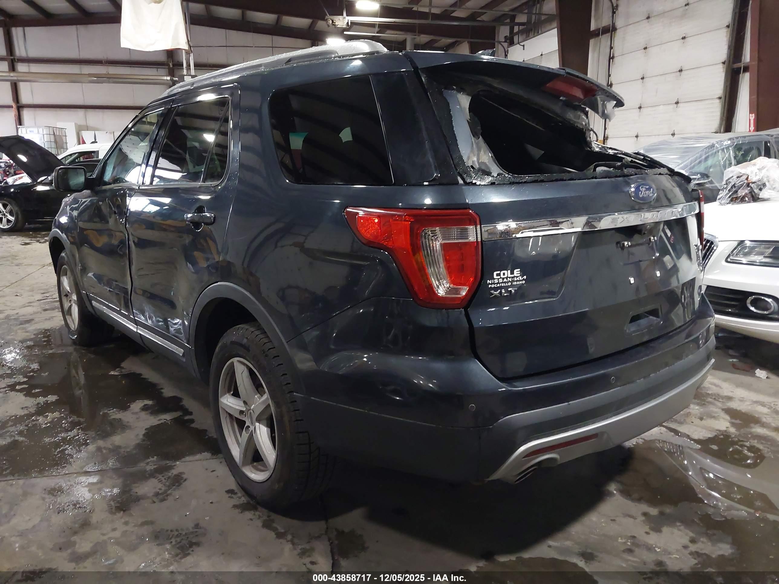 FORD EXPLORER image 3