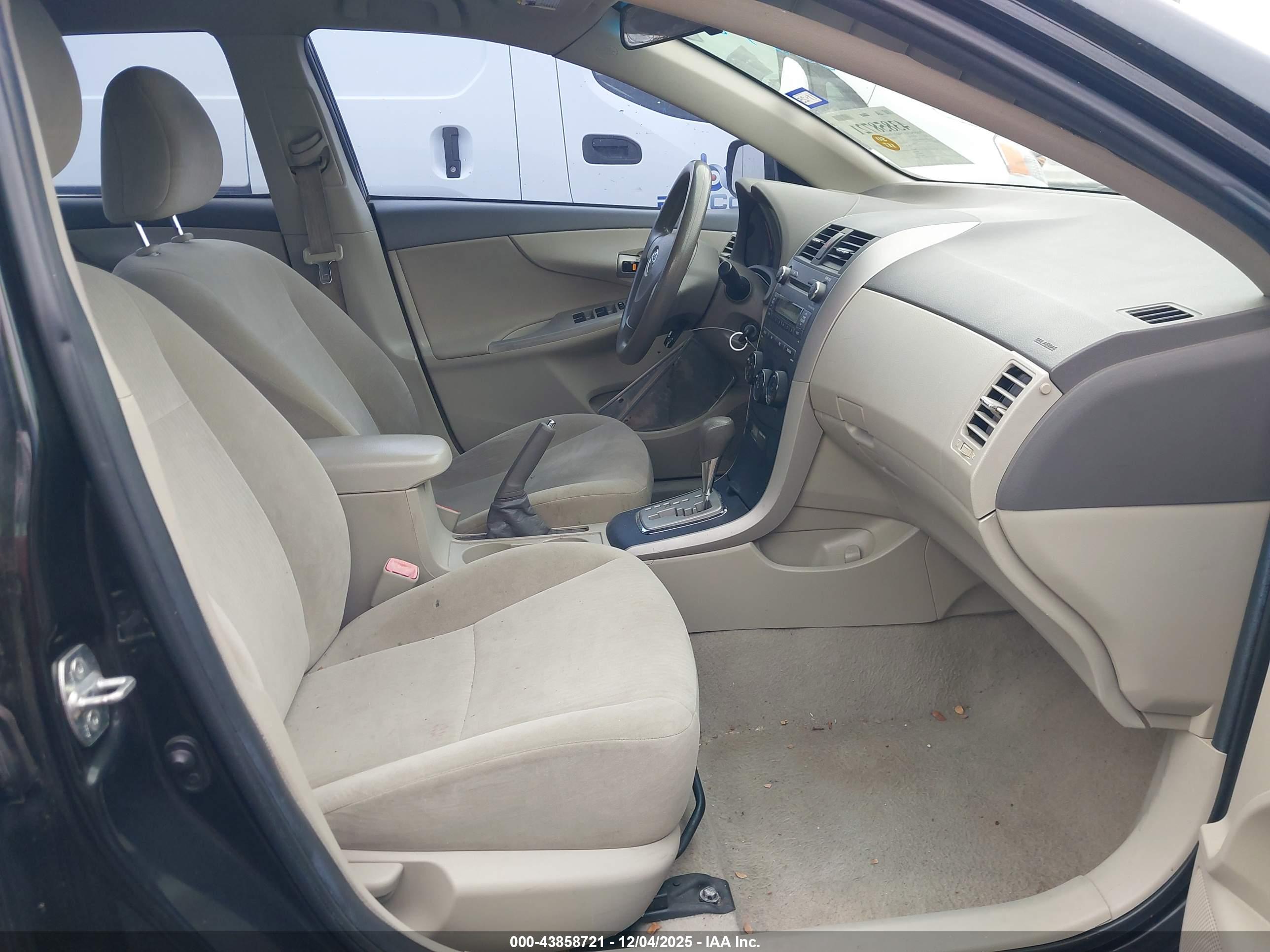 TOYOTA COROLLA image 5