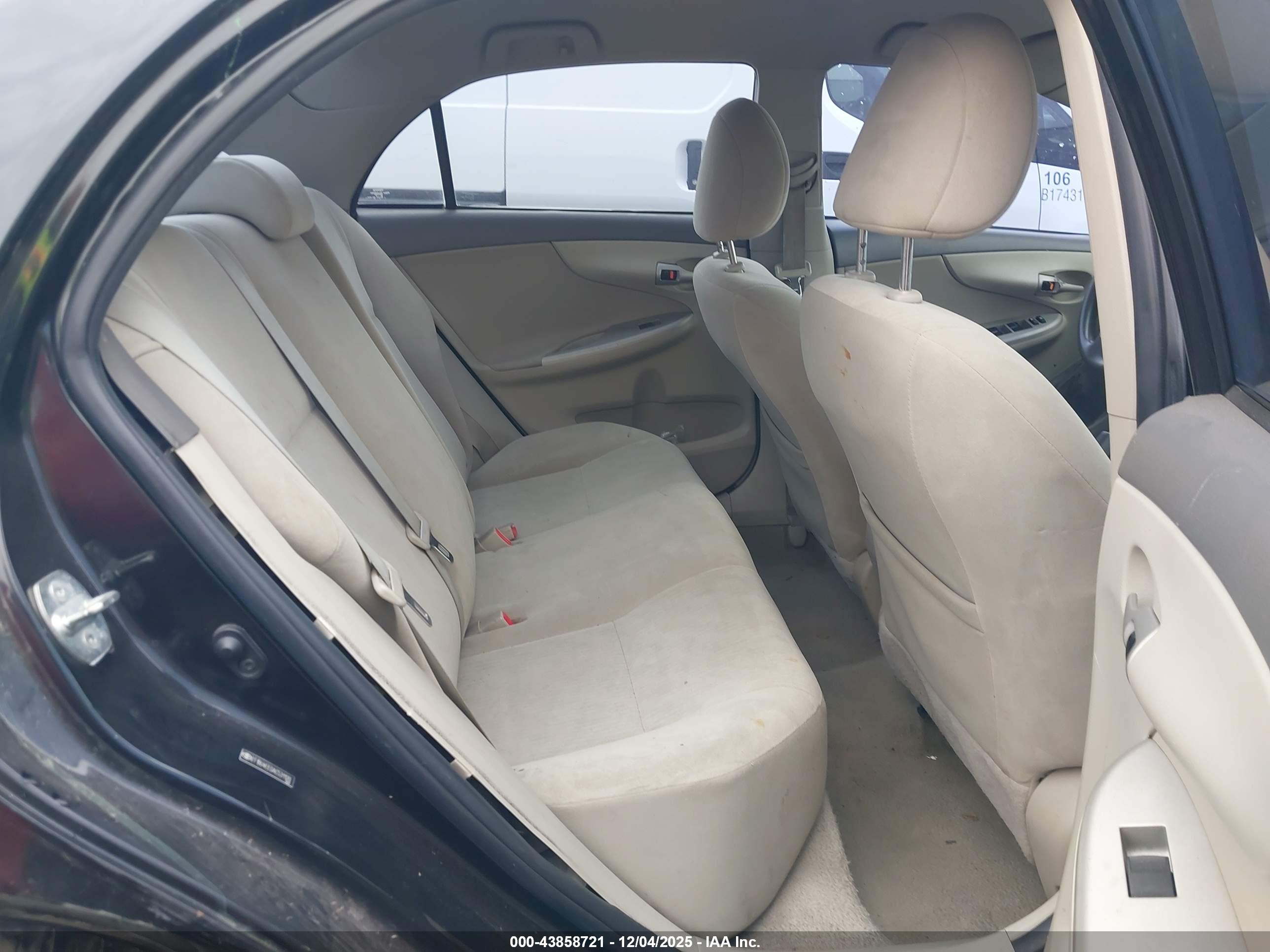 TOYOTA COROLLA image 8