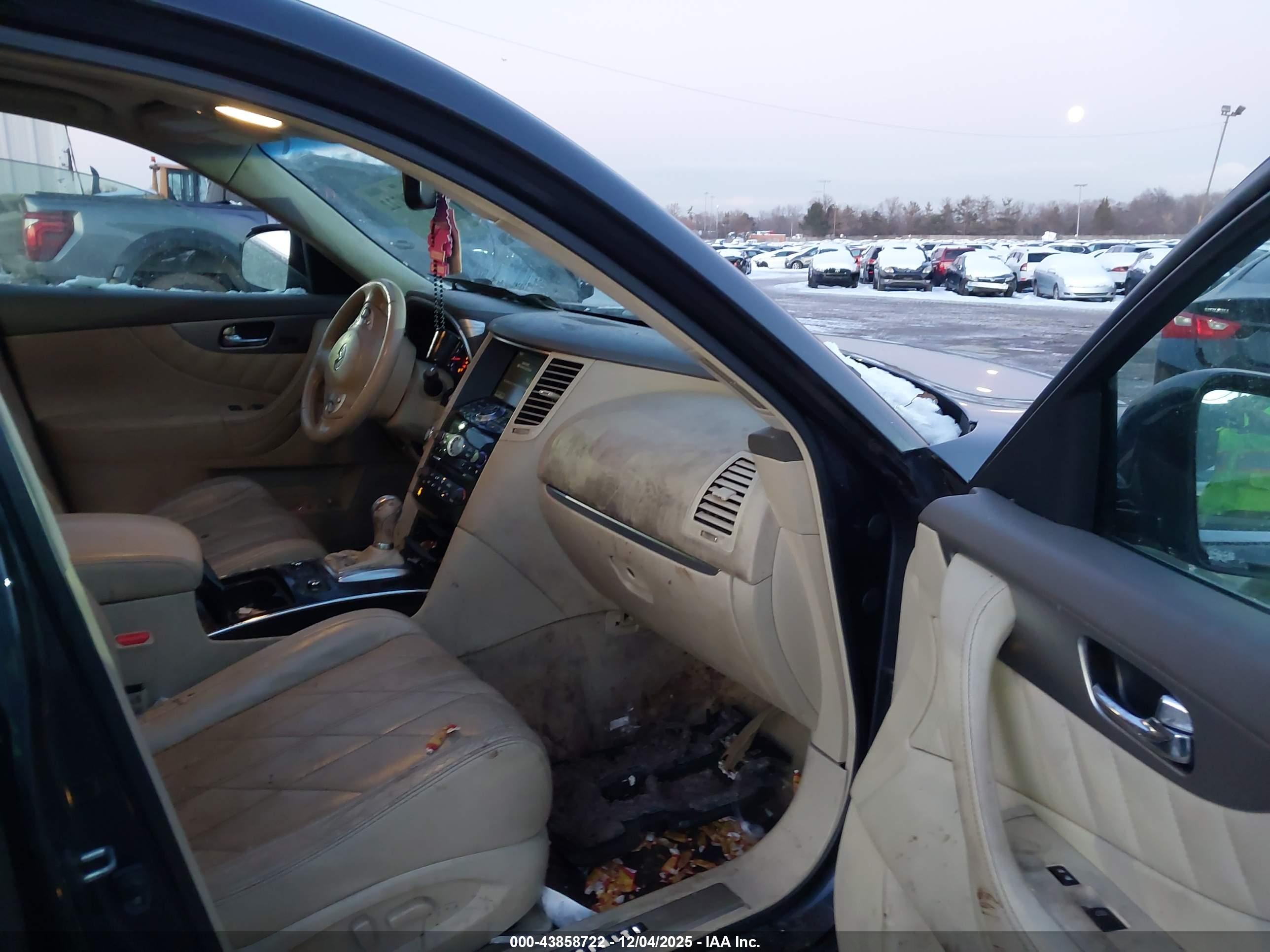 INFINITI FX35 image 5