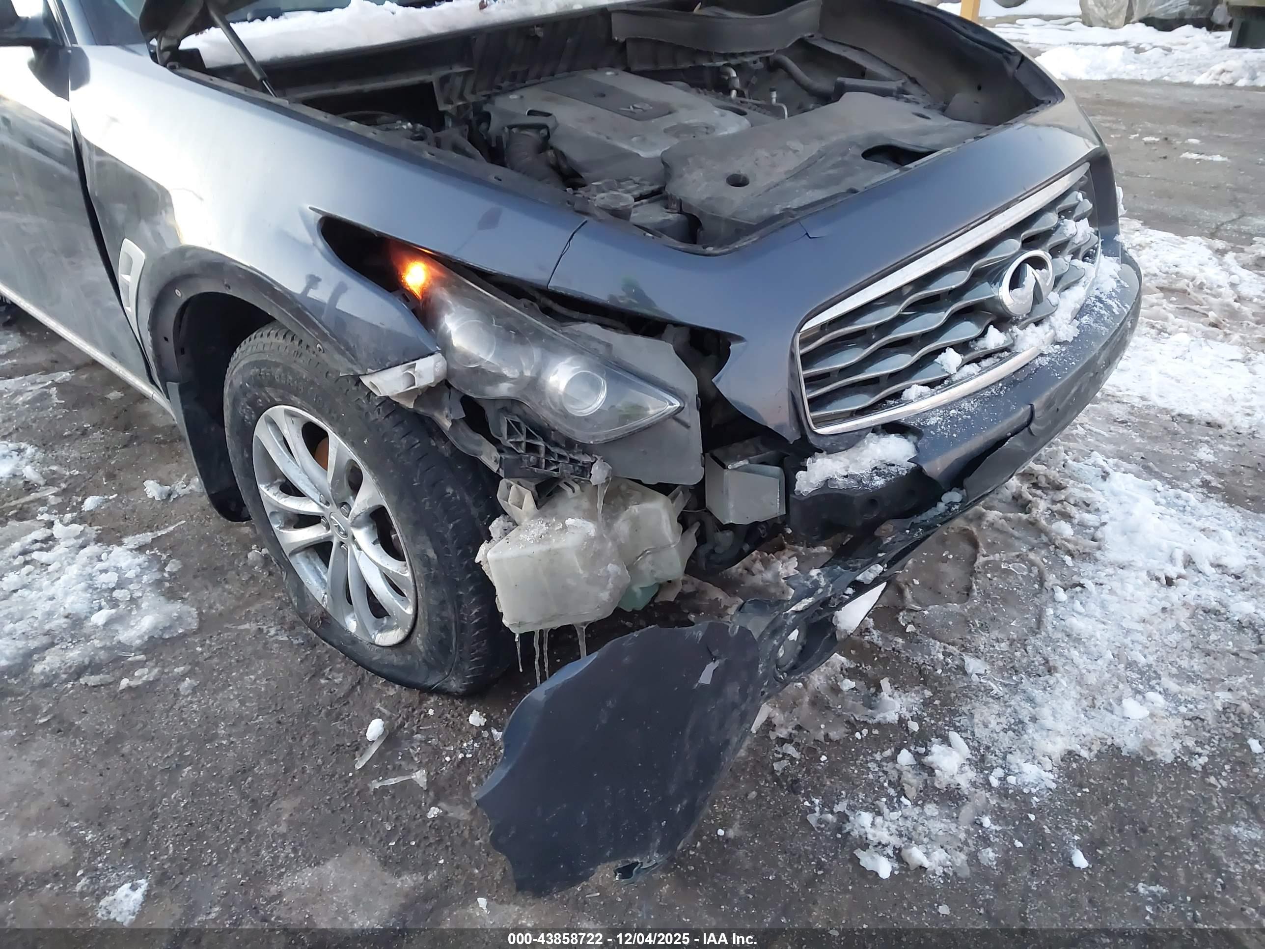 INFINITI FX35 image 6