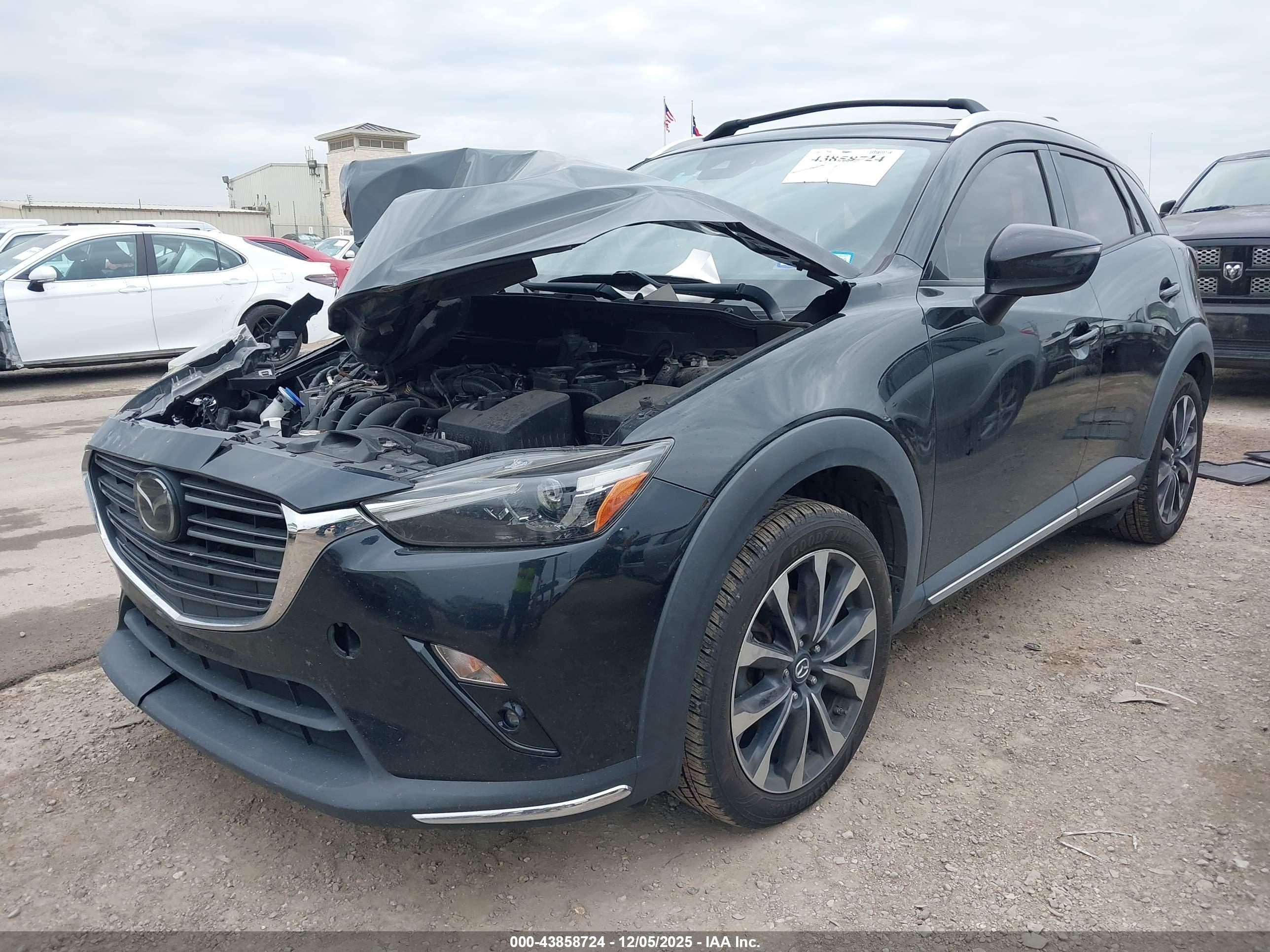 MAZDA CX-3 image 2