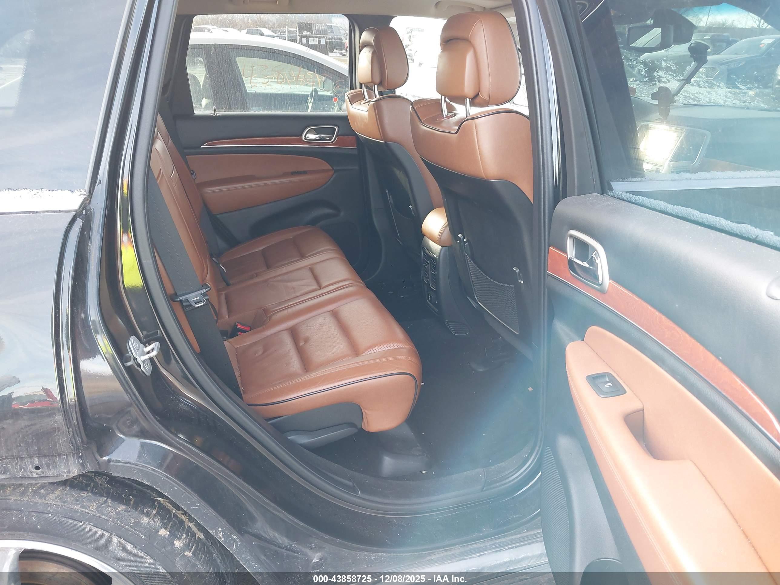 JEEP GRAND image 8