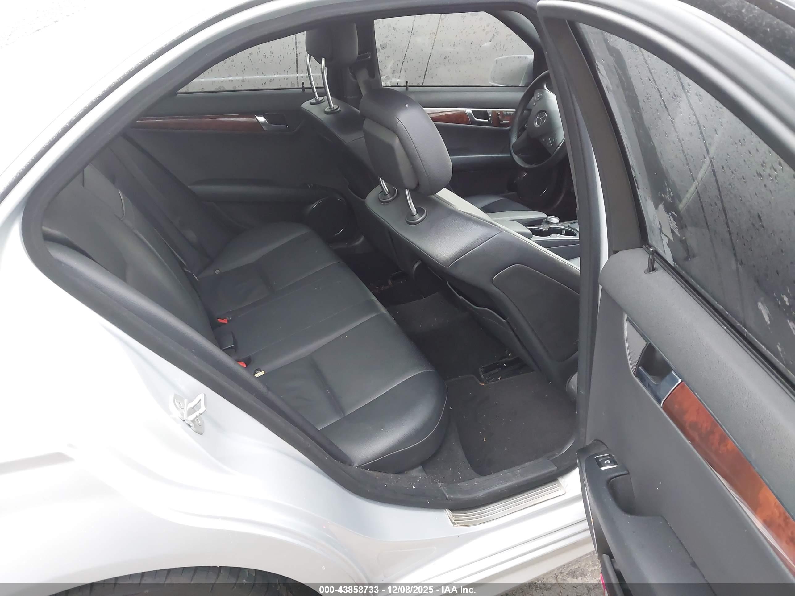 MERCEDES-BENZ C image 8