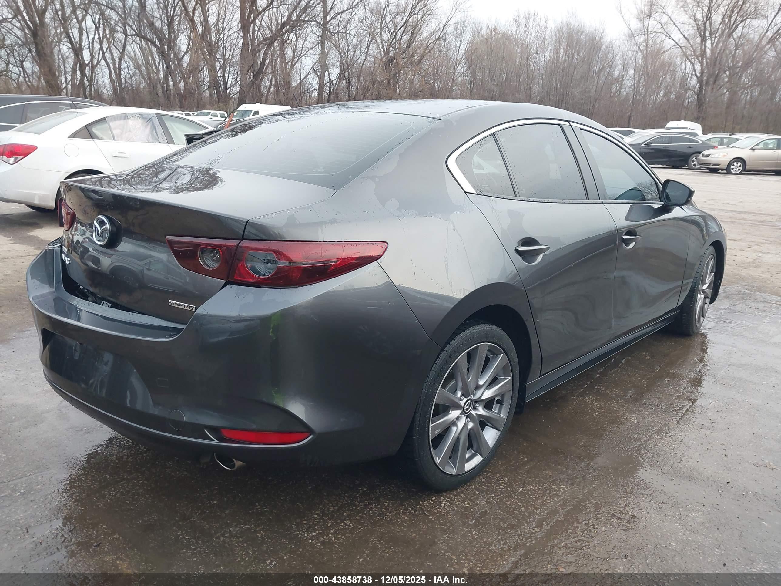 MAZDA MAZDA3 image 4