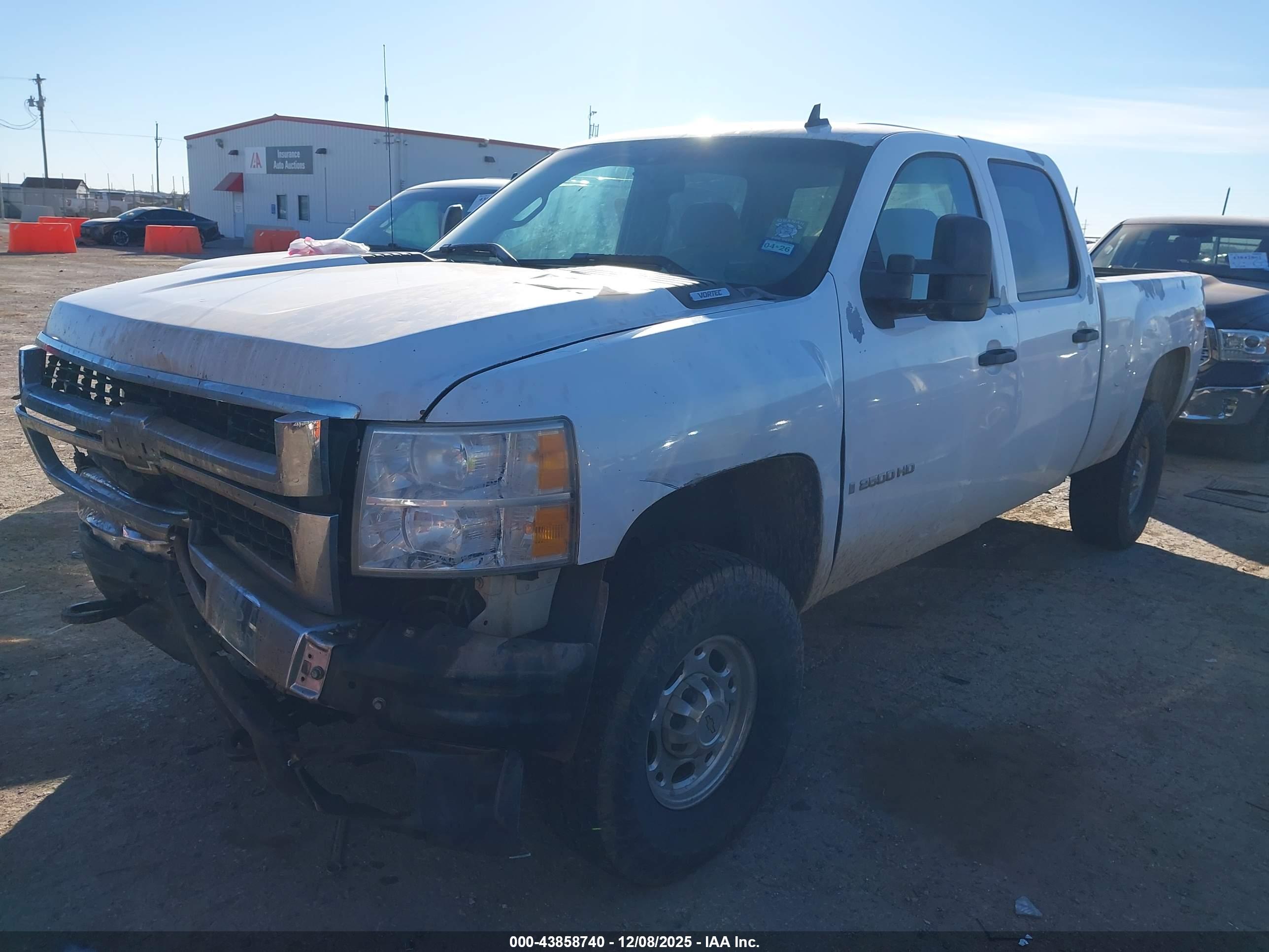 CHEVROLET SILVERADO image 2