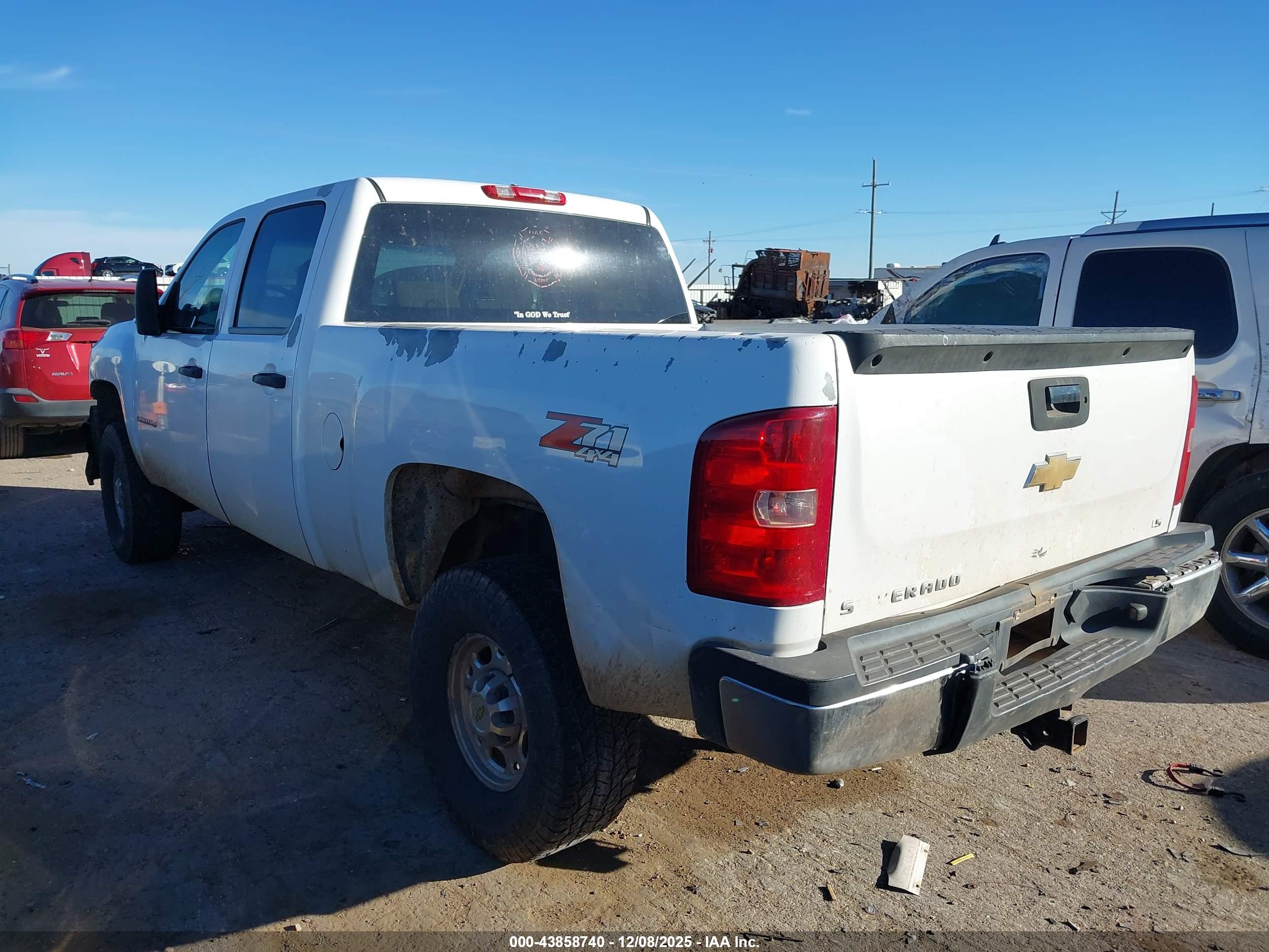 CHEVROLET SILVERADO image 3