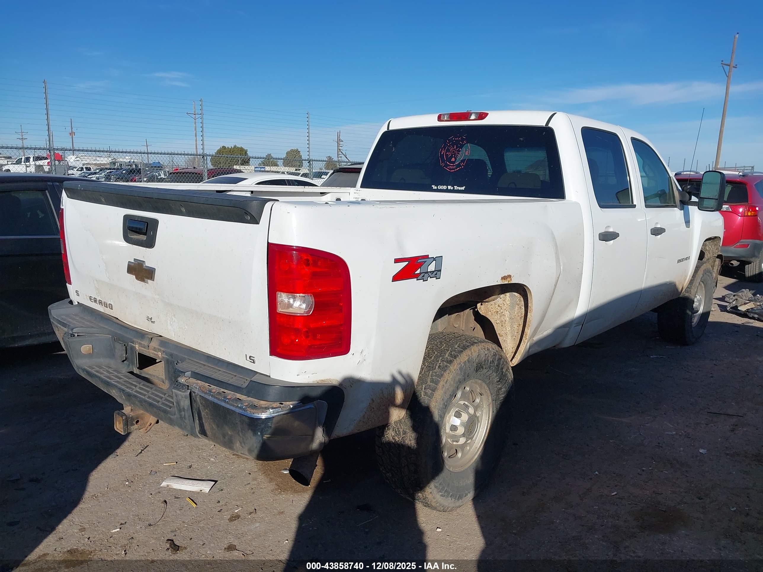 CHEVROLET SILVERADO image 4