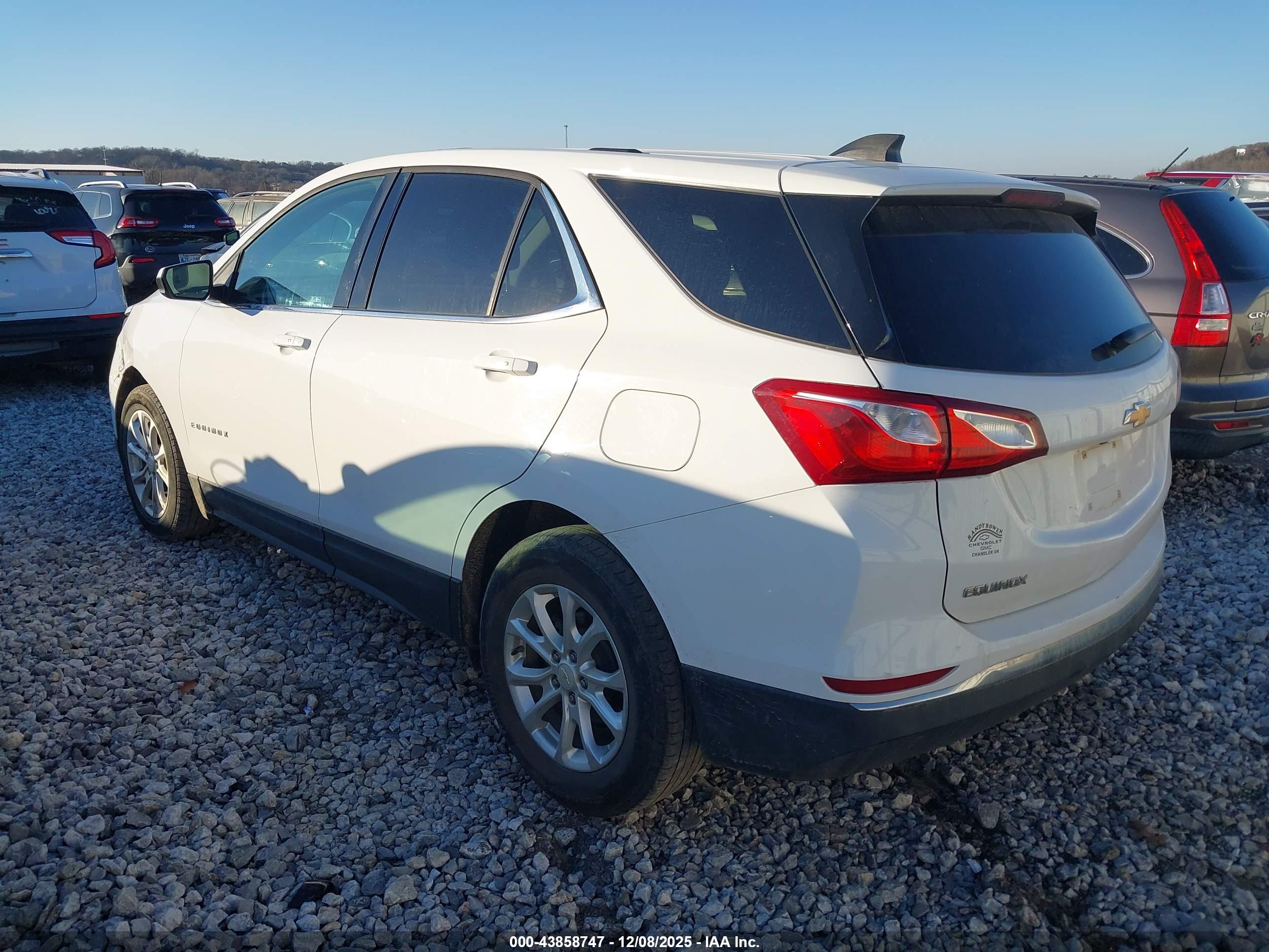 CHEVROLET EQUINOX image 3