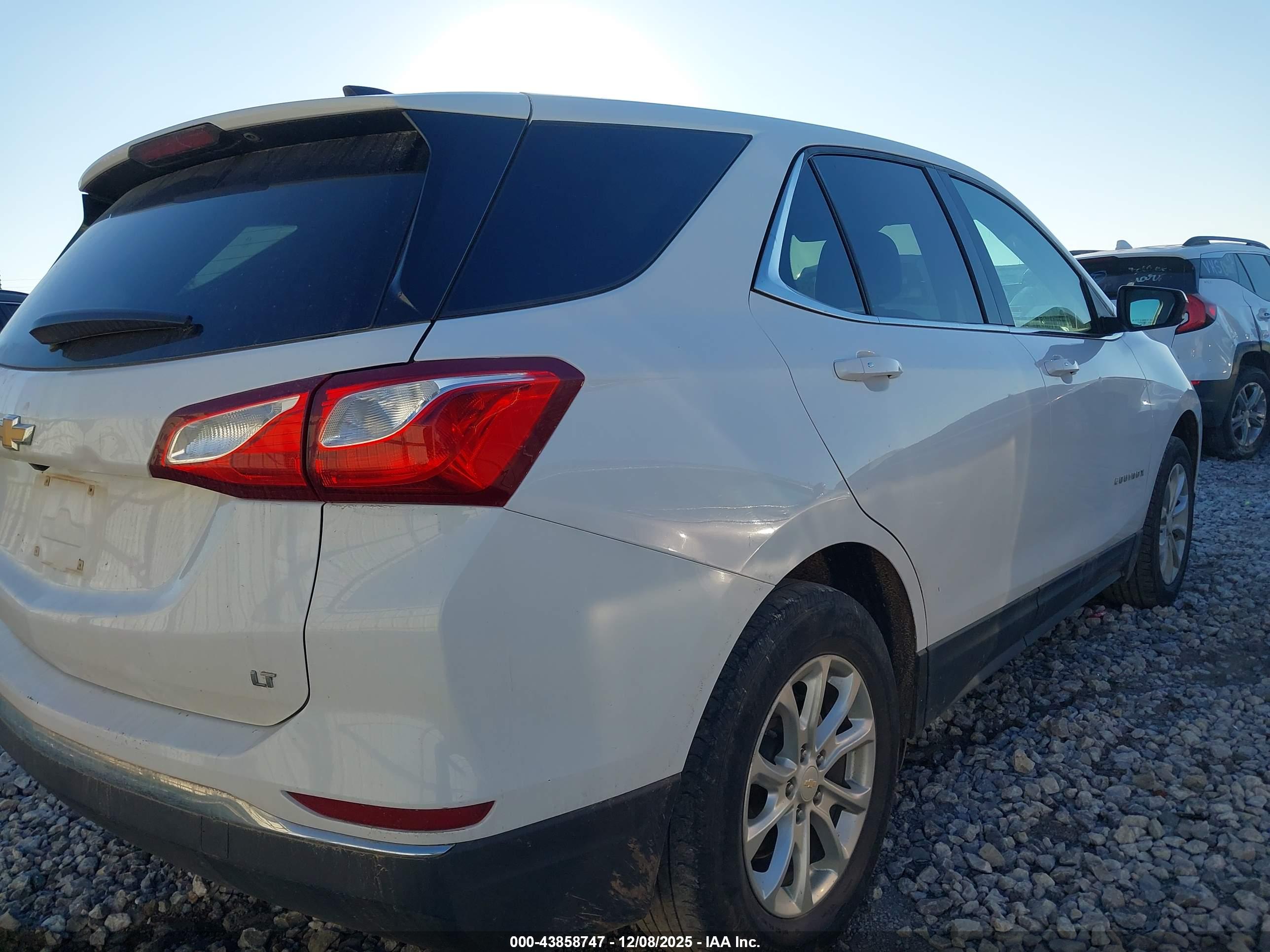 CHEVROLET EQUINOX image 4
