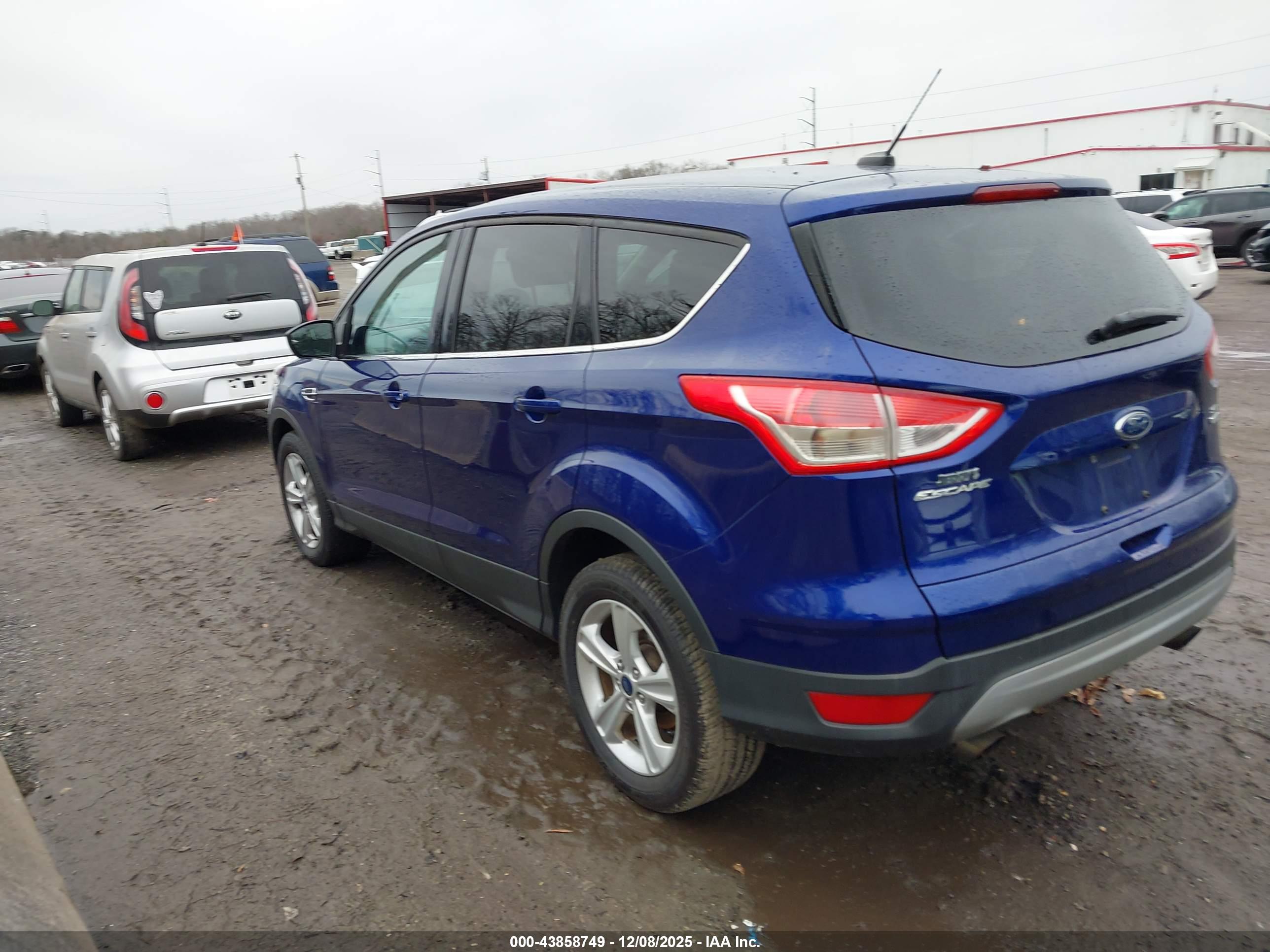 FORD ESCAPE image 3