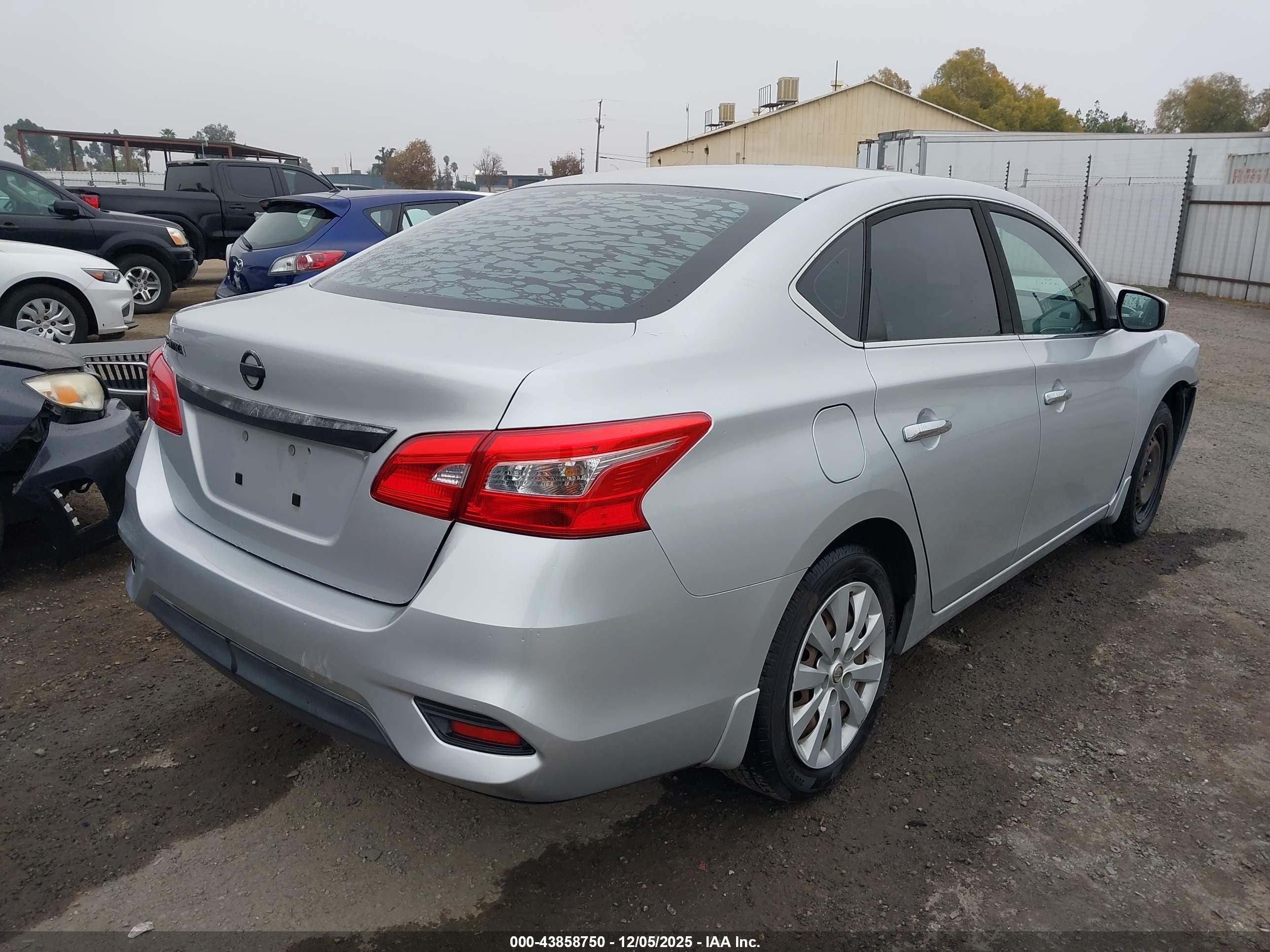 NISSAN SENTRA image 4