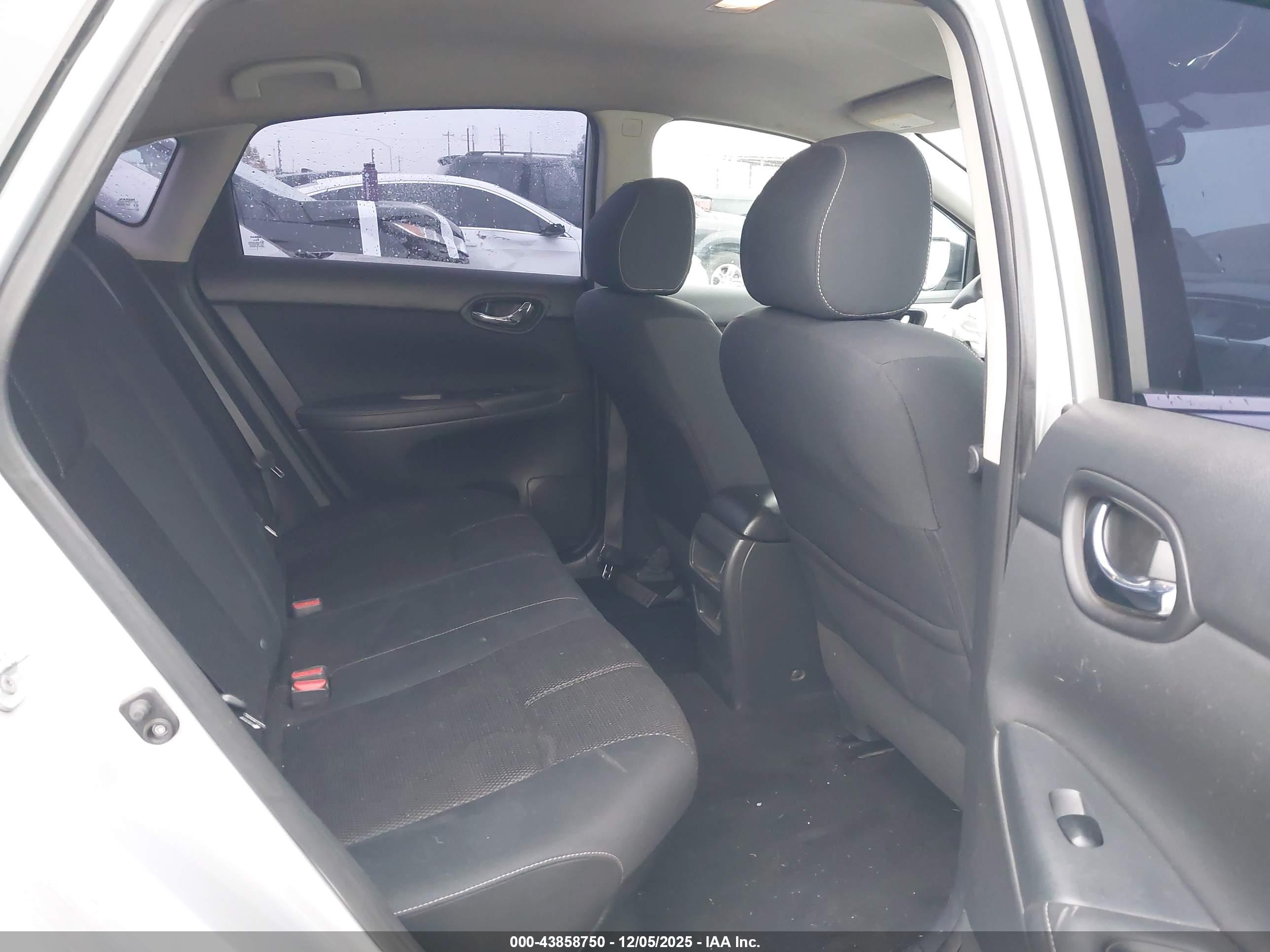 NISSAN SENTRA image 8