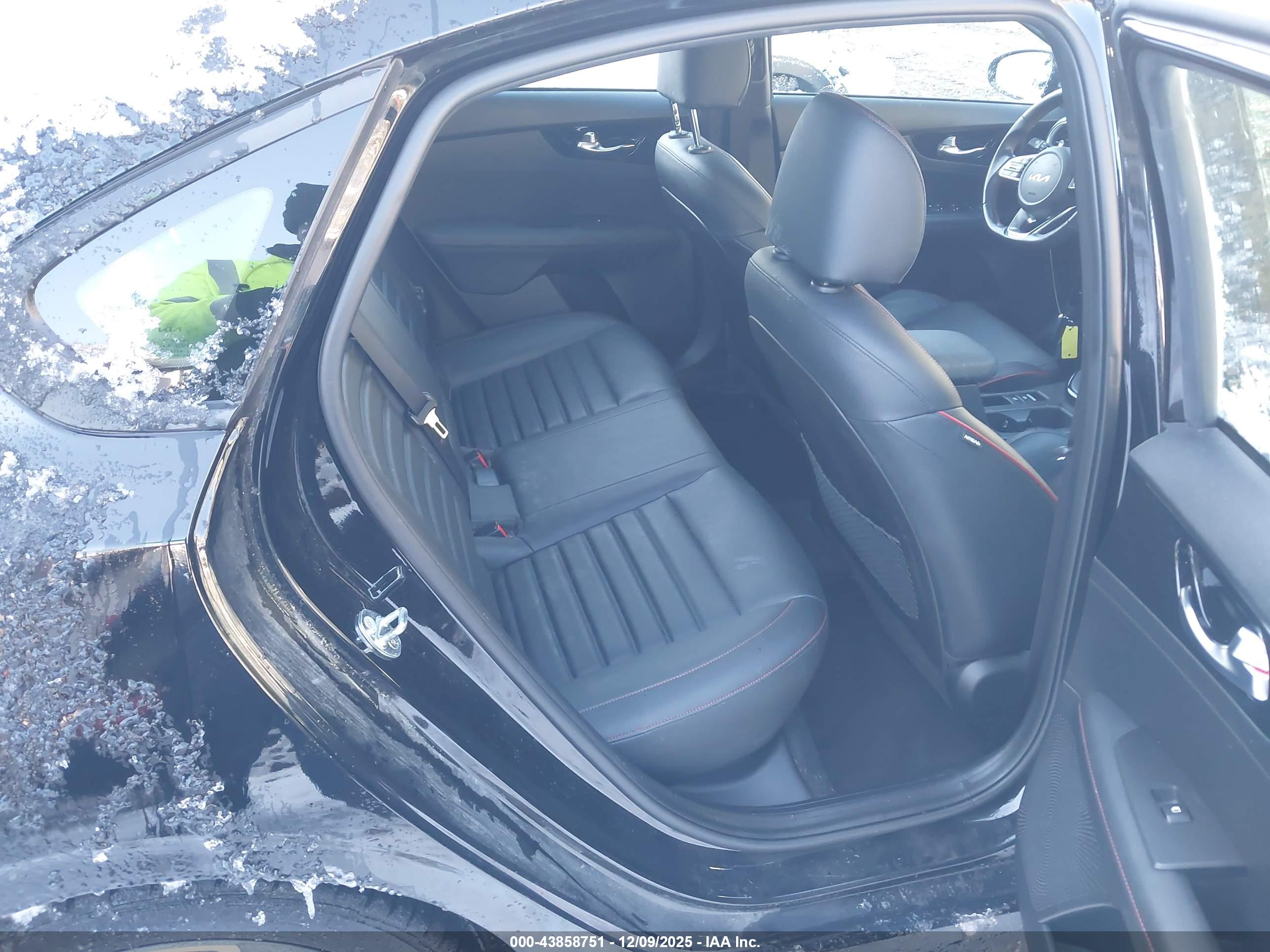 KIA FORTE image 8