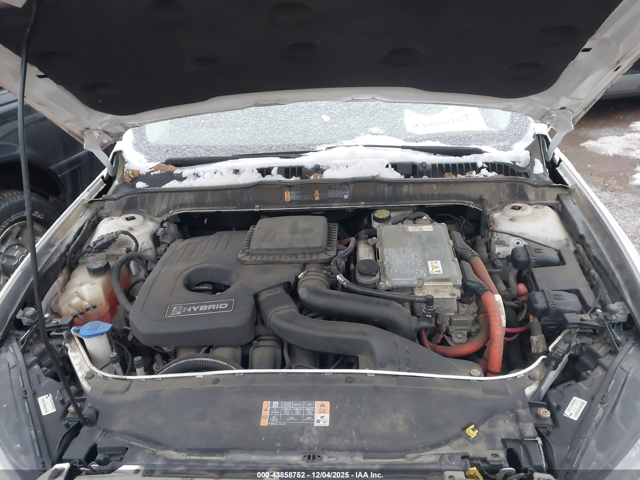 FORD FUSION image 10