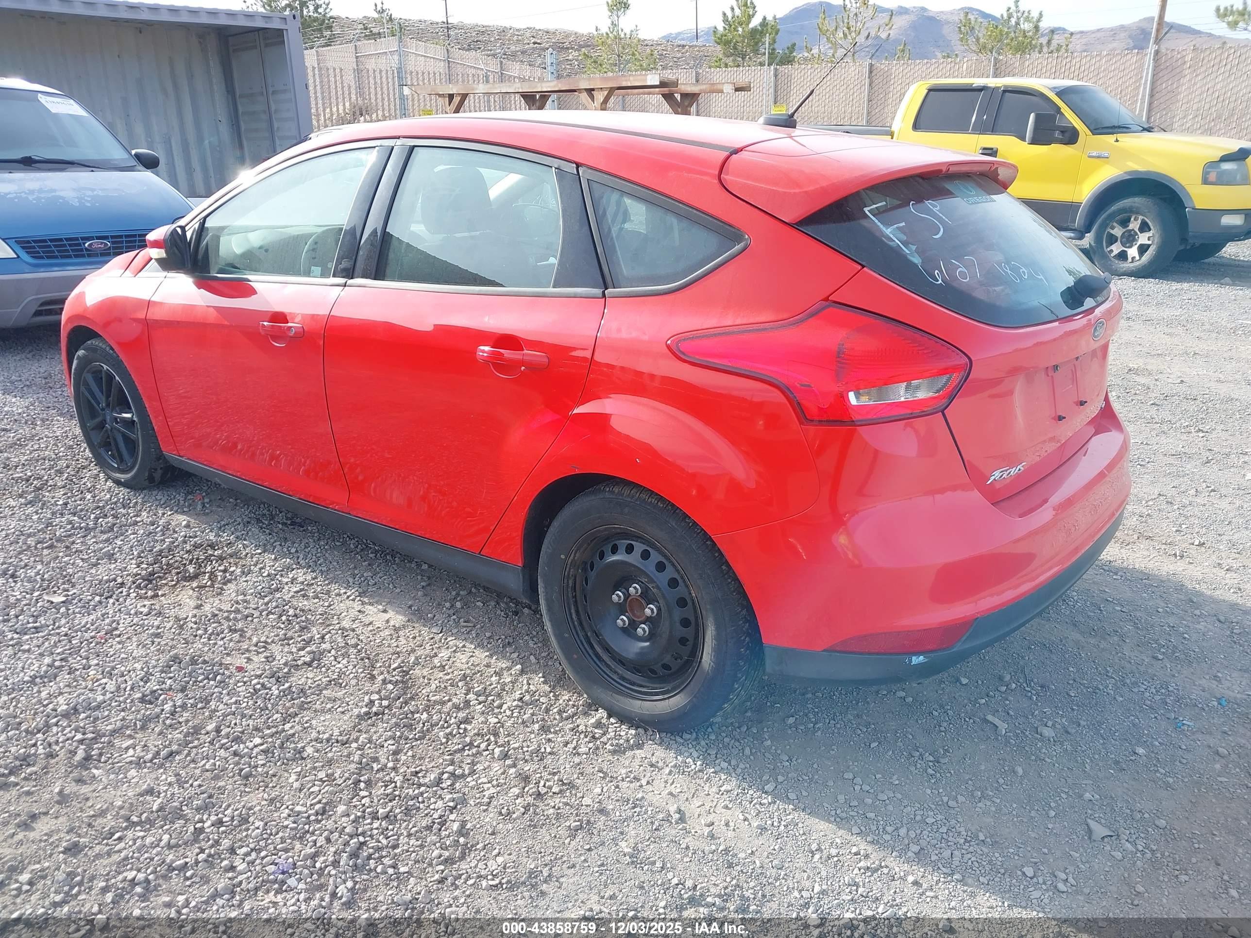FORD FOCUS image 3