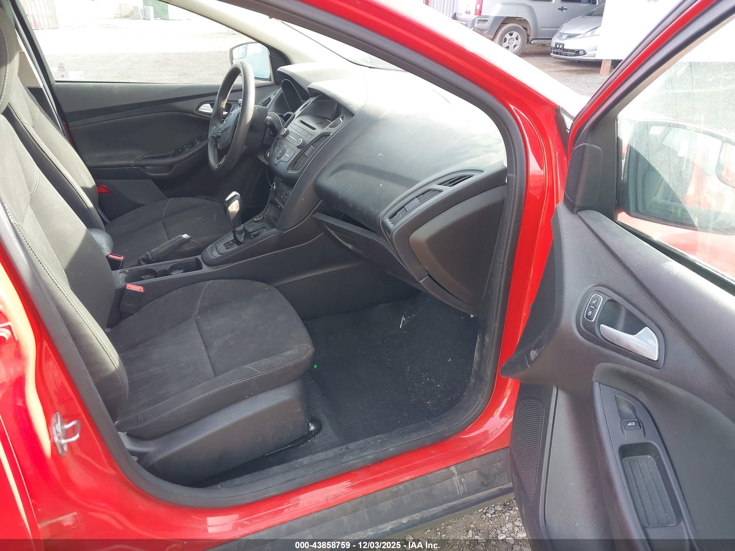 FORD FOCUS image 5