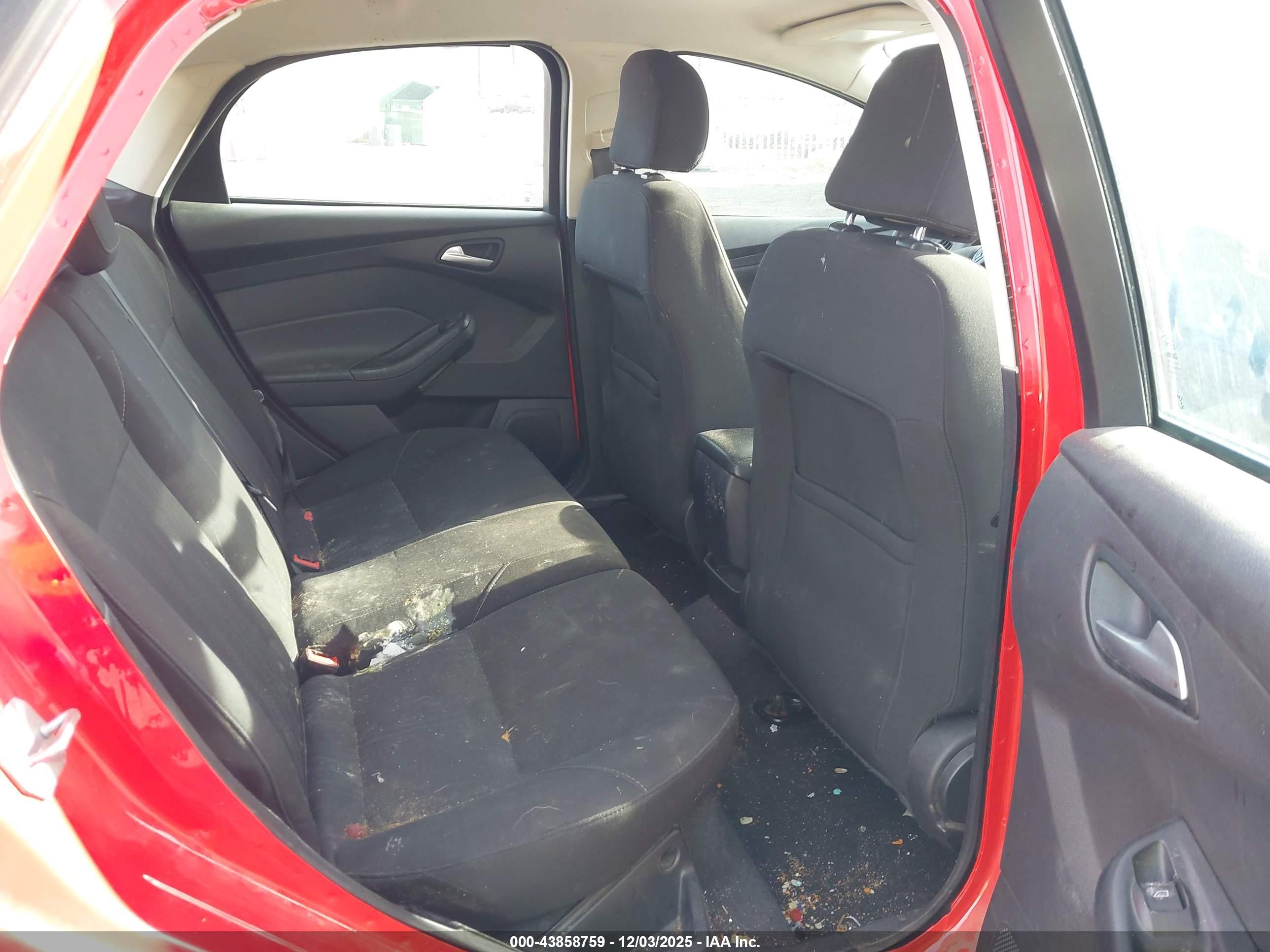 FORD FOCUS image 8