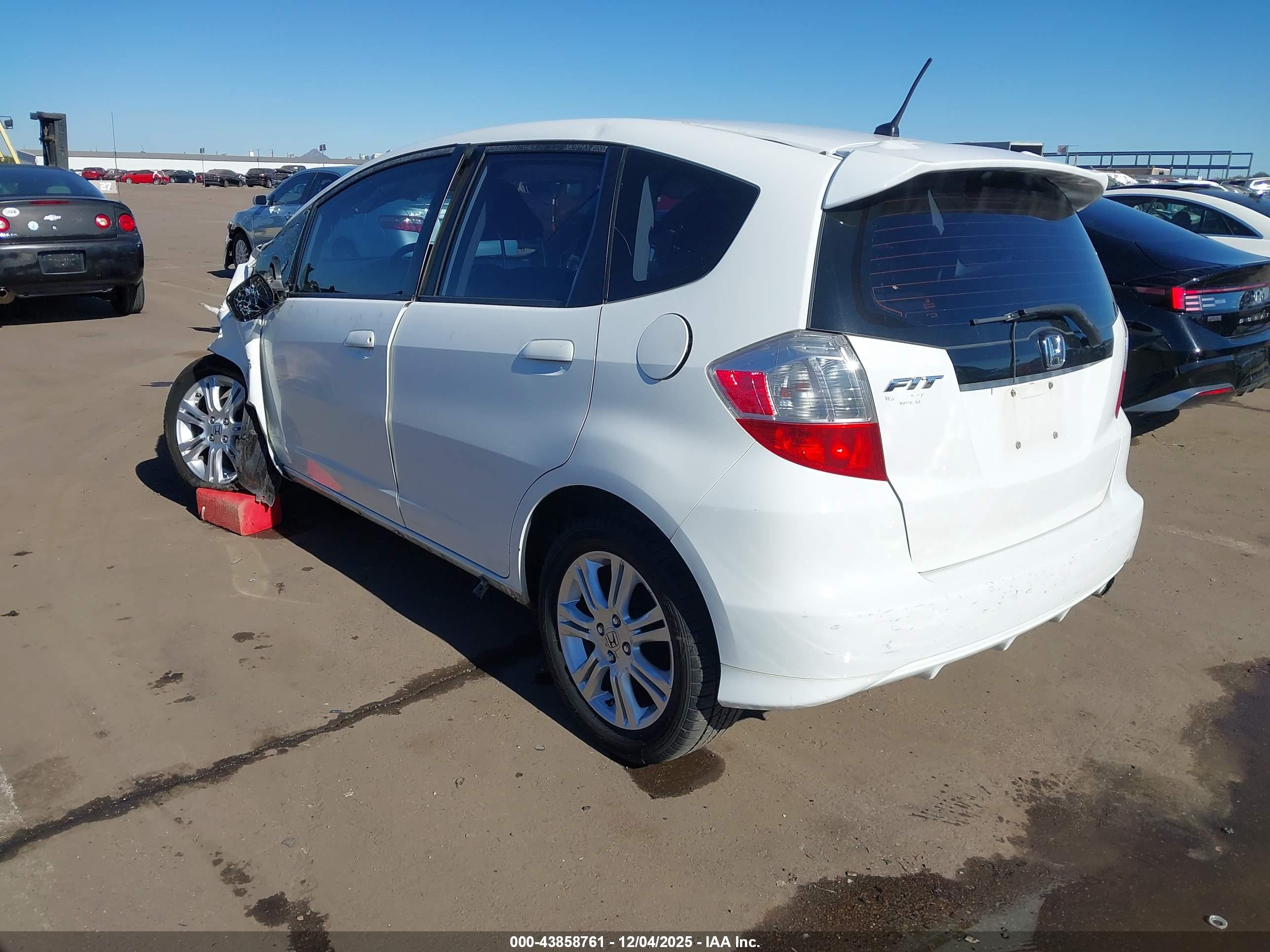 HONDA FIT image 3