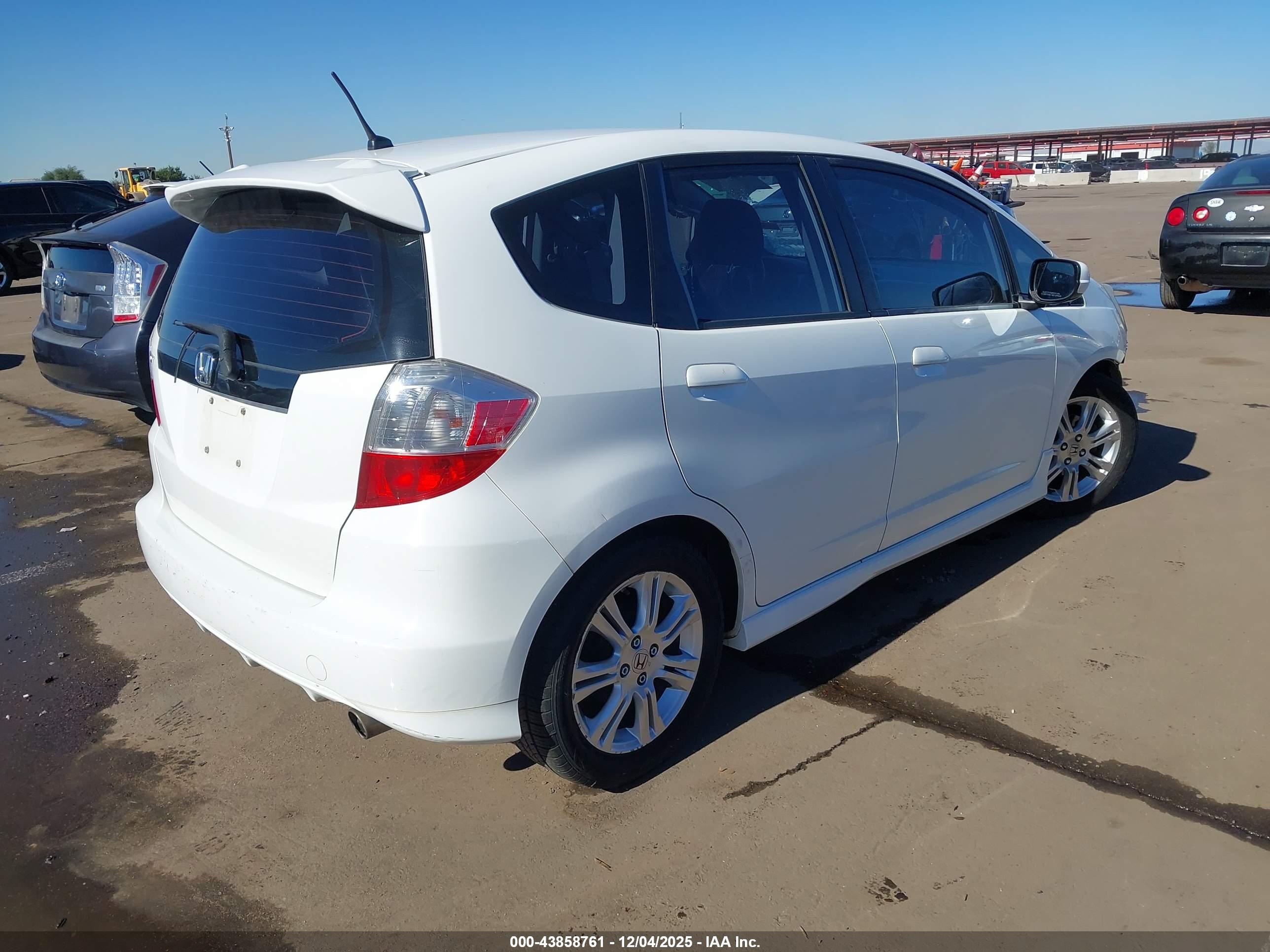 HONDA FIT image 4